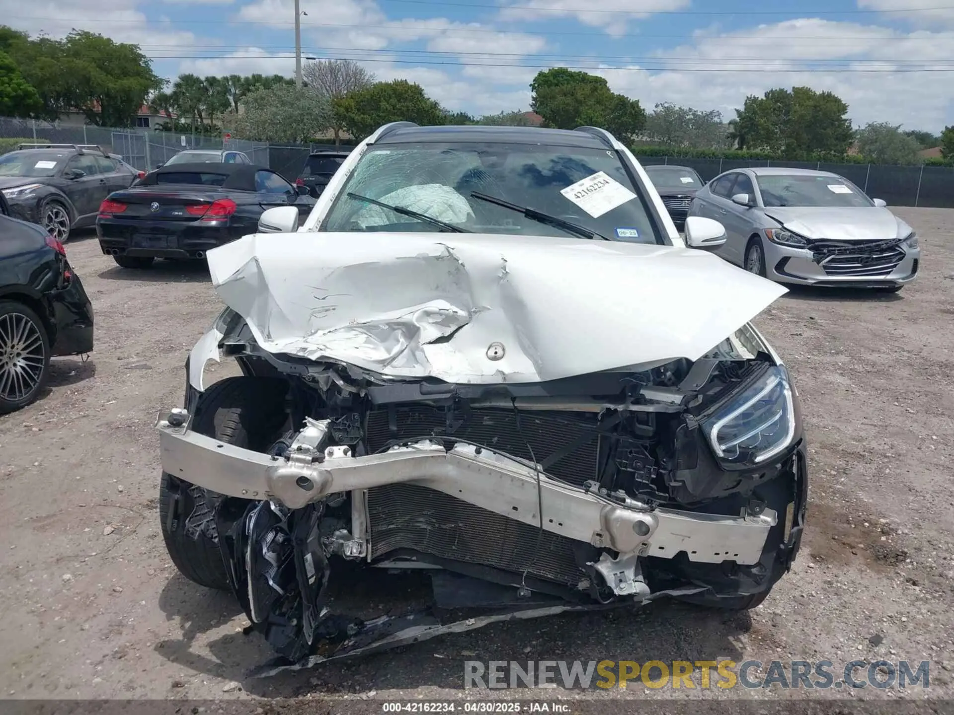13 Photograph of a damaged car WDC0G8EB8LF719870 MERCEDES-BENZ GLC 300 2020
