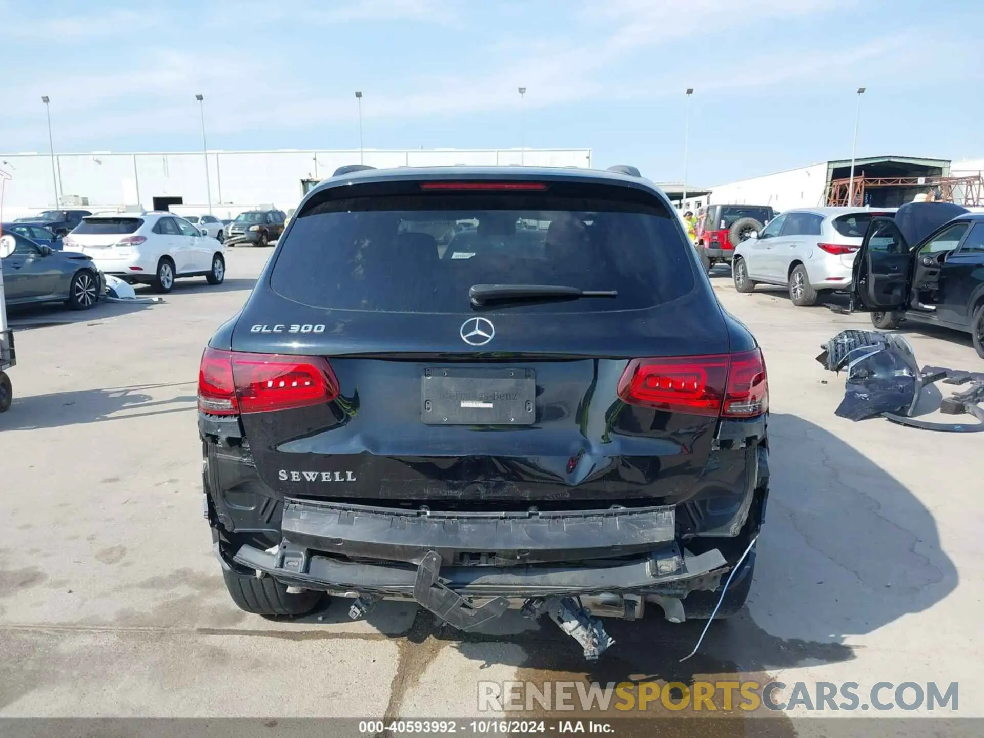 17 Photograph of a damaged car W1N0G8DB1MF898237 MERCEDES-BENZ GLC 300 2021