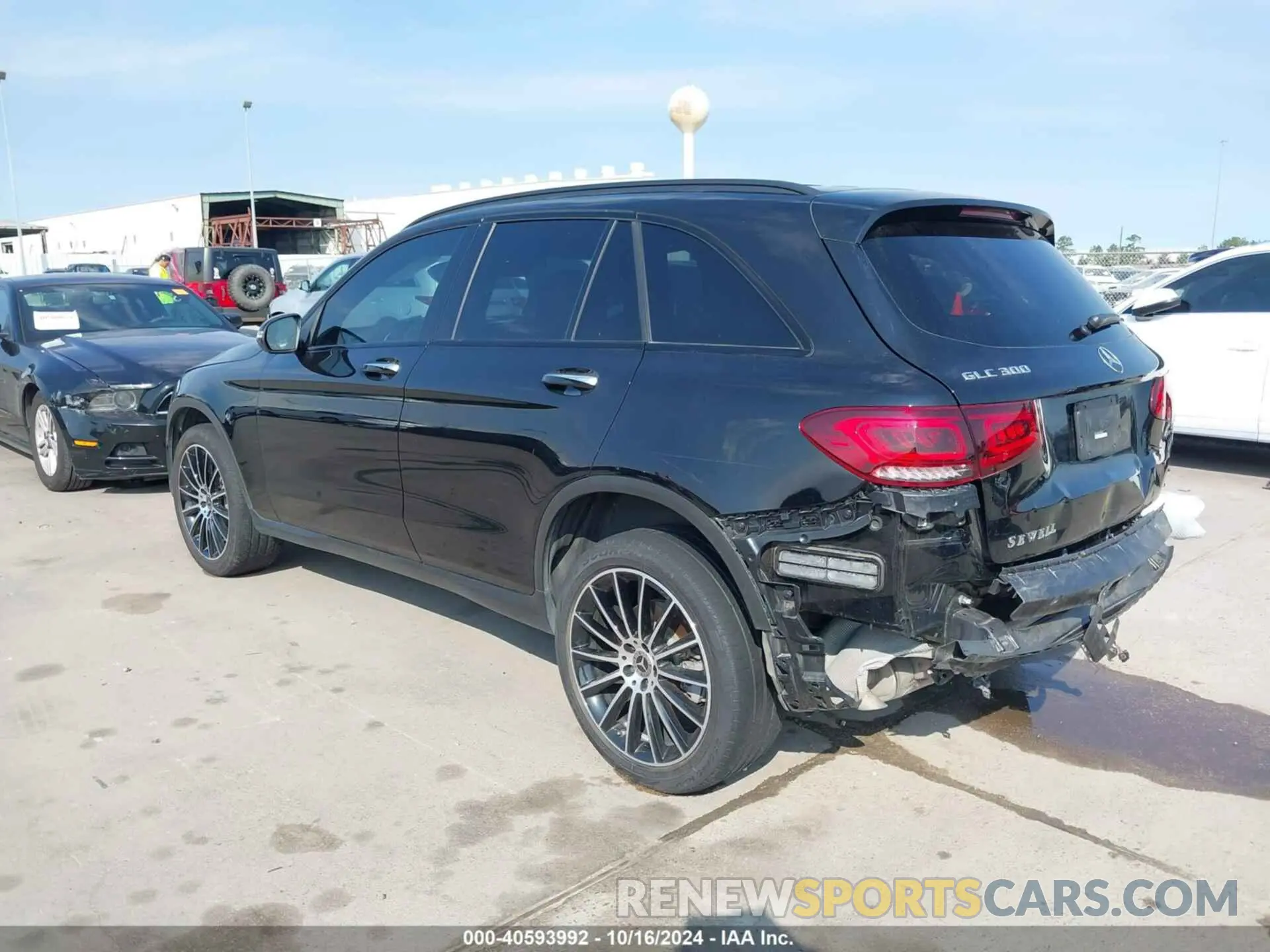 3 Photograph of a damaged car W1N0G8DB1MF898237 MERCEDES-BENZ GLC 300 2021