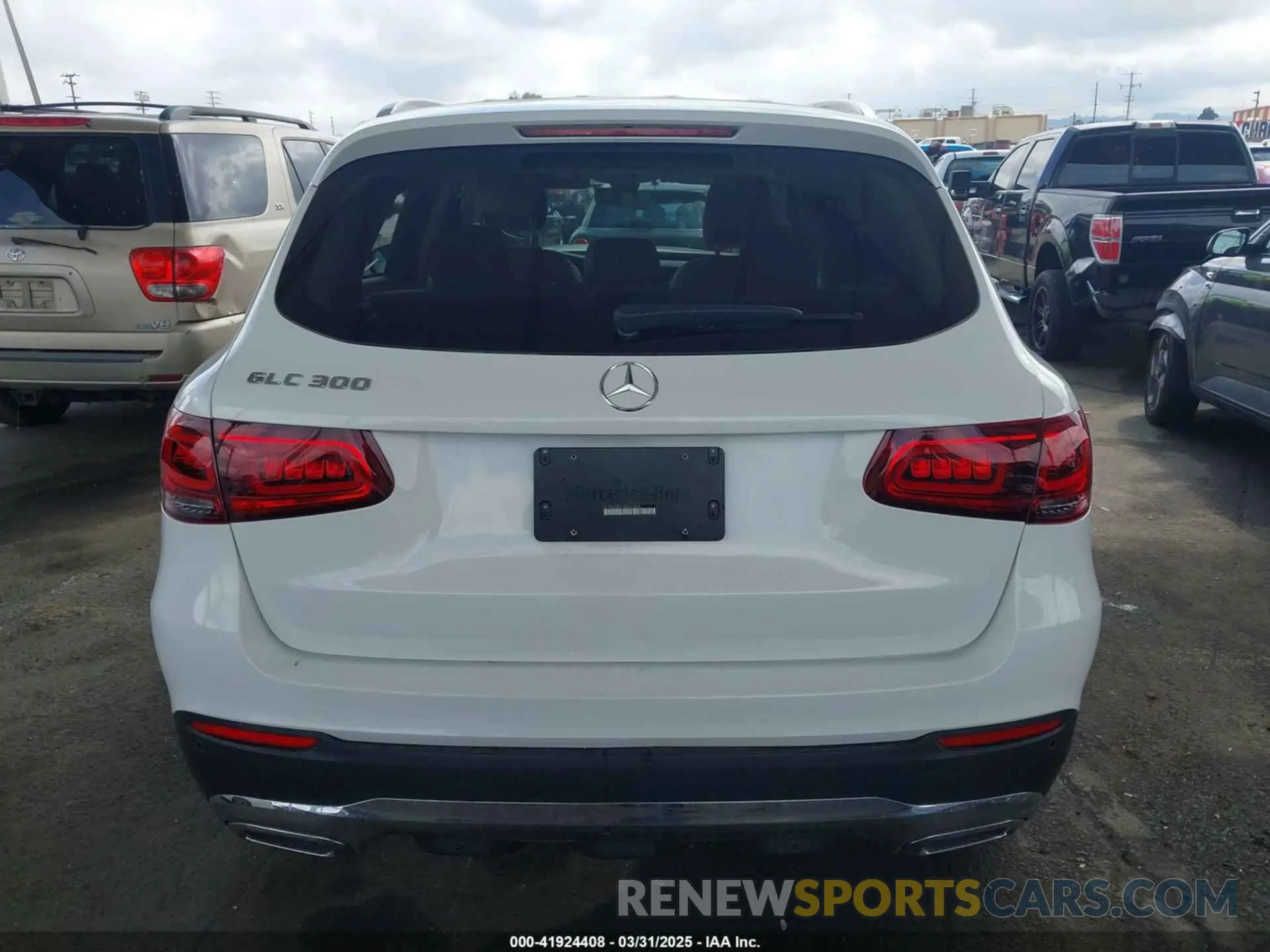 15 Photograph of a damaged car W1N0G8DB1MV263864 MERCEDES-BENZ GLC 300 2021