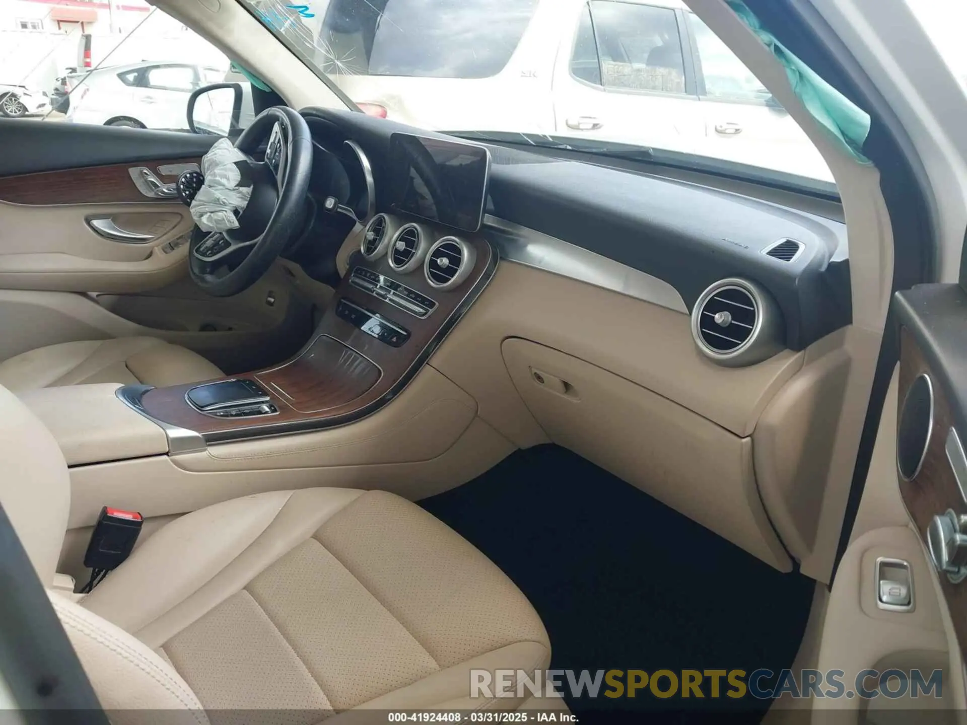5 Photograph of a damaged car W1N0G8DB1MV263864 MERCEDES-BENZ GLC 300 2021