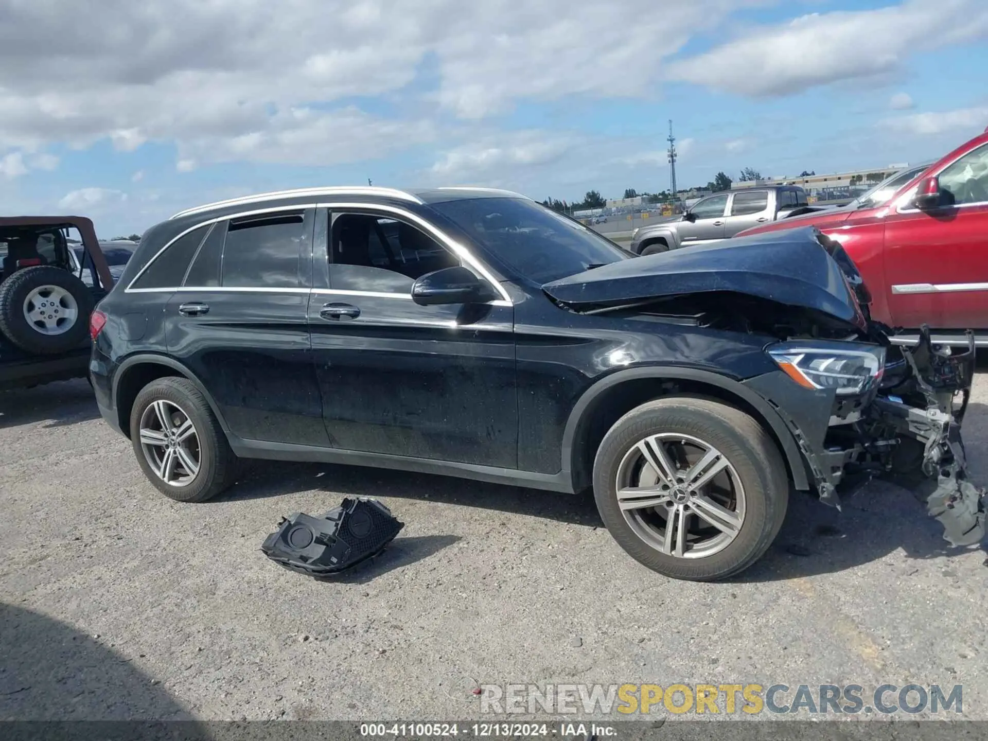 13 Photograph of a damaged car W1N0G8DB2MV264683 MERCEDES-BENZ GLC 300 2021