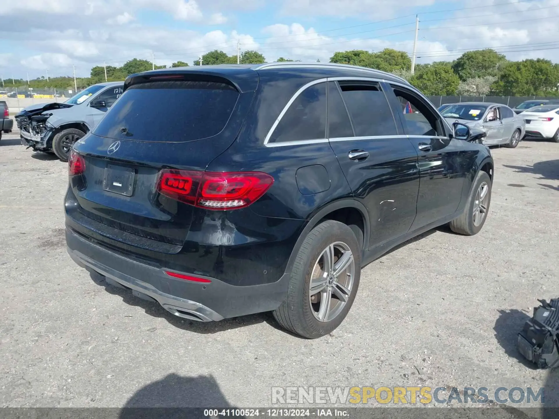 4 Photograph of a damaged car W1N0G8DB2MV264683 MERCEDES-BENZ GLC 300 2021