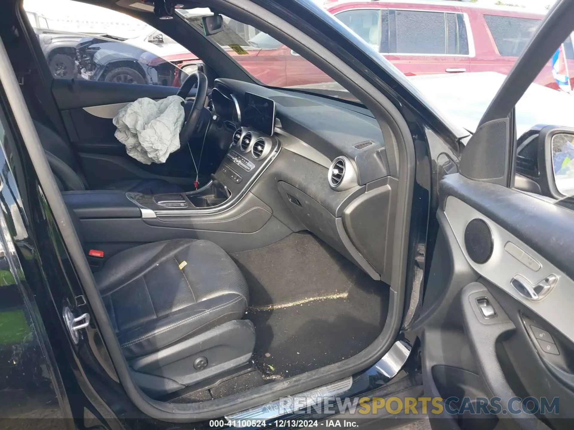 5 Photograph of a damaged car W1N0G8DB2MV264683 MERCEDES-BENZ GLC 300 2021