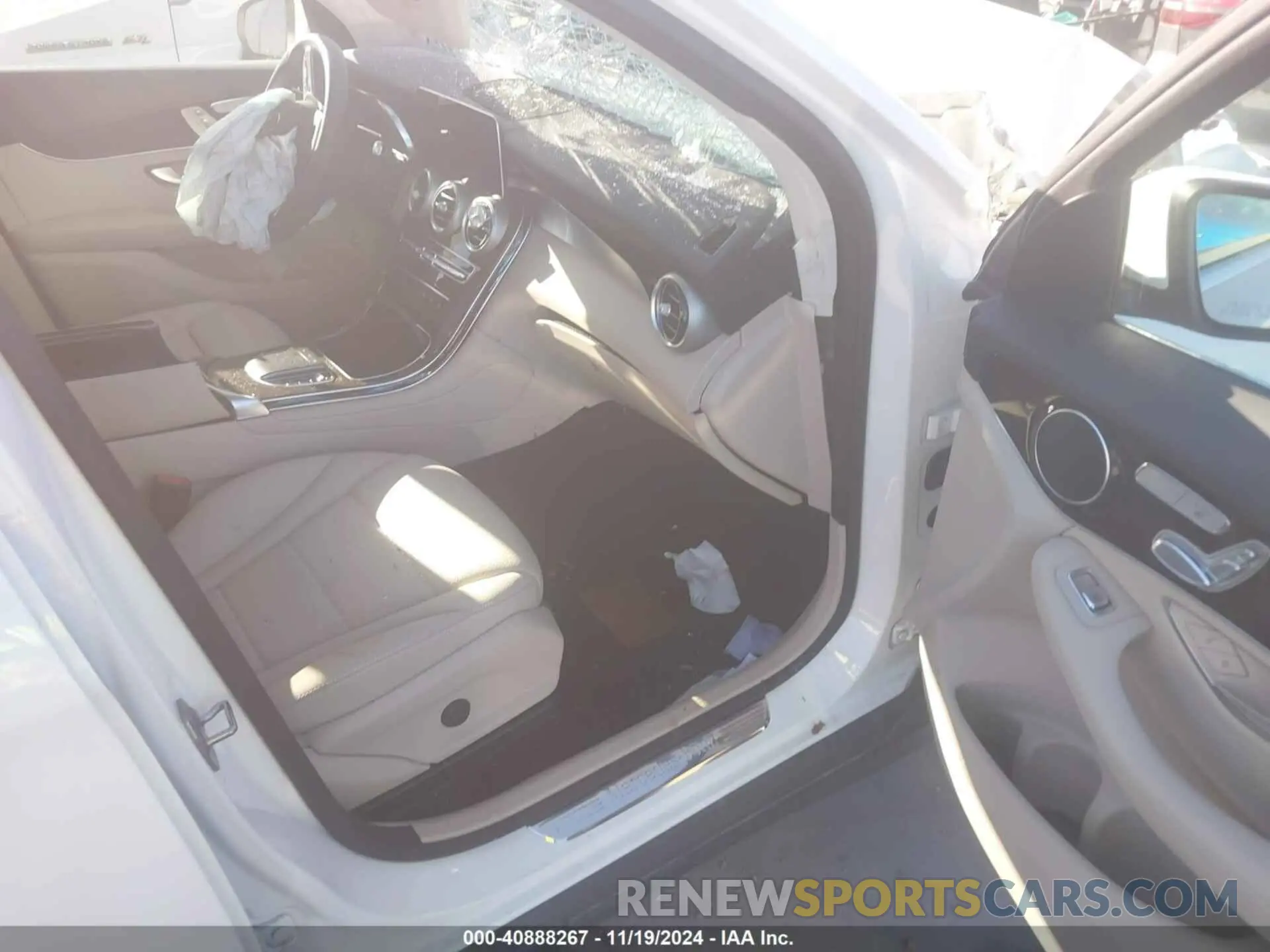 5 Photograph of a damaged car W1N0G8DB3MV289205 MERCEDES-BENZ GLC 300 2021