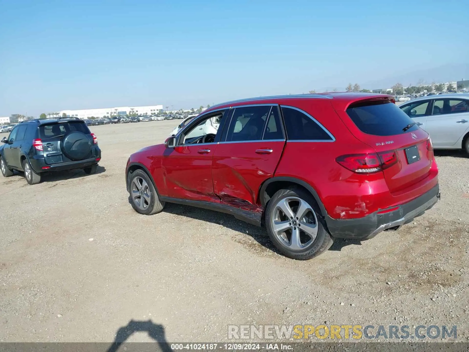 3 Photograph of a damaged car W1N0G8DB4MV287883 MERCEDES-BENZ GLC 300 2021