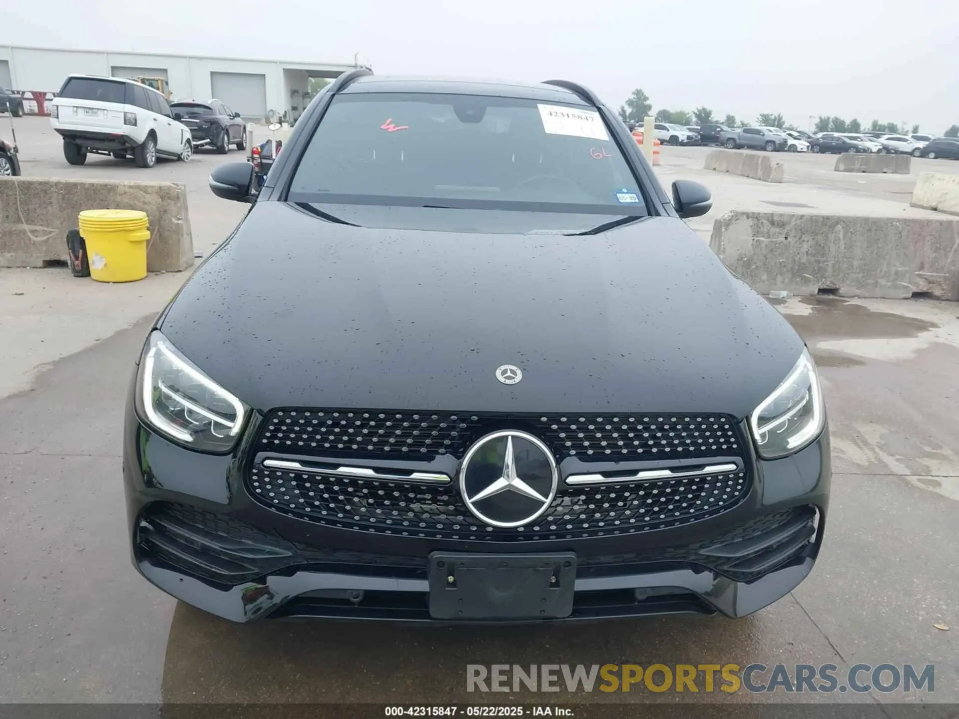 12 Photograph of a damaged car W1N0G8DB5MV264676 MERCEDES-BENZ GLC 300 2021