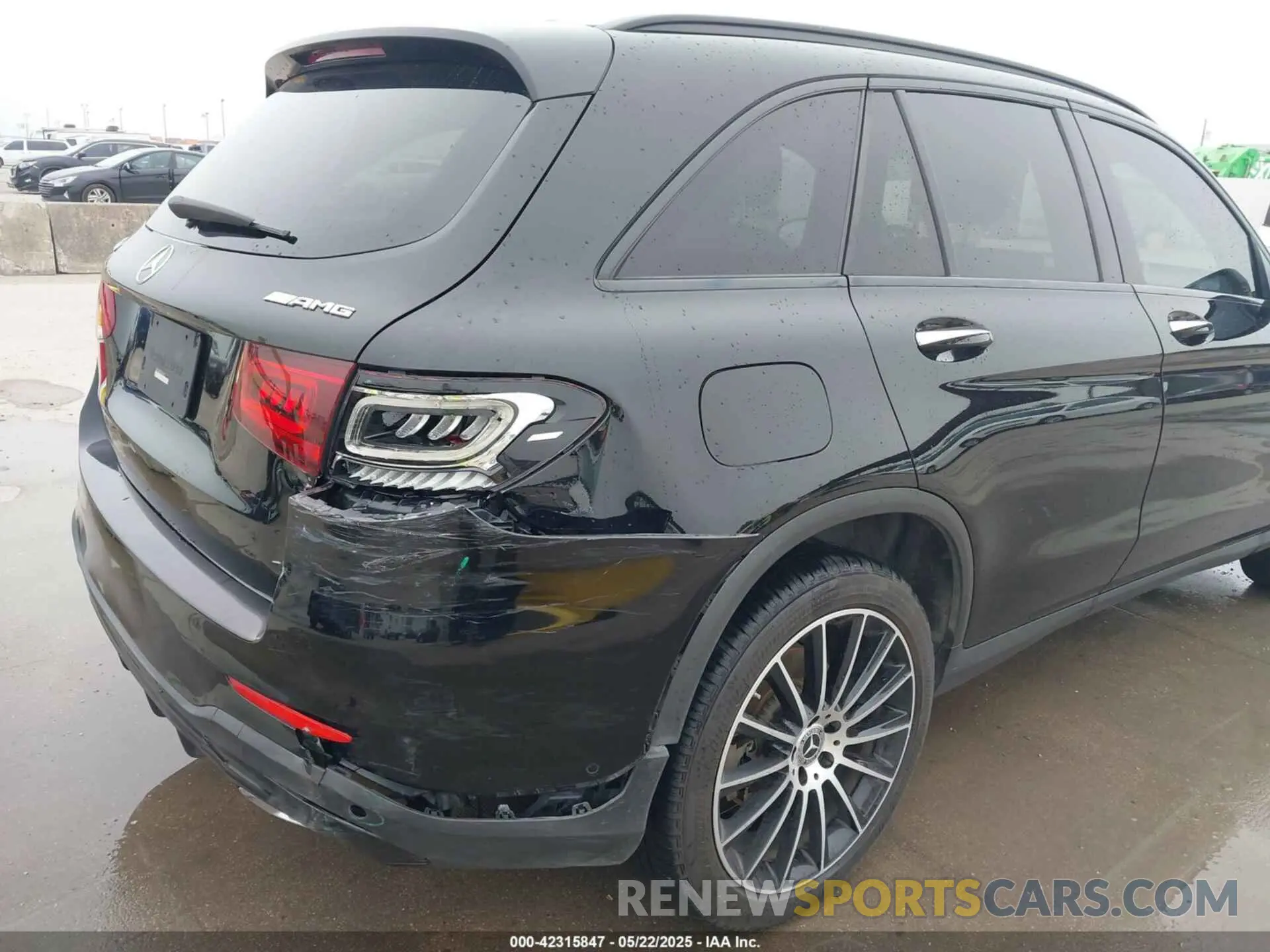 18 Photograph of a damaged car W1N0G8DB5MV264676 MERCEDES-BENZ GLC 300 2021