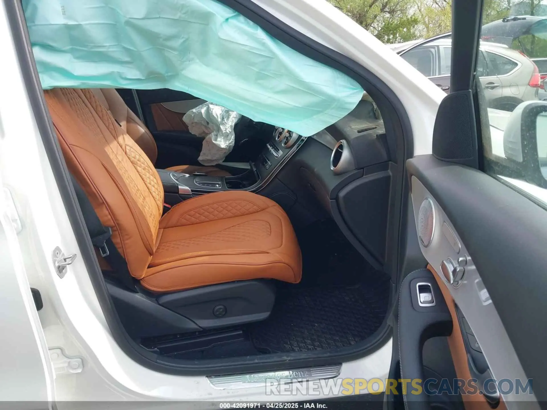 5 Фотография поврежденного автомобиля W1N0G8DB8MF879314 MERCEDES-BENZ GLC 300 2021