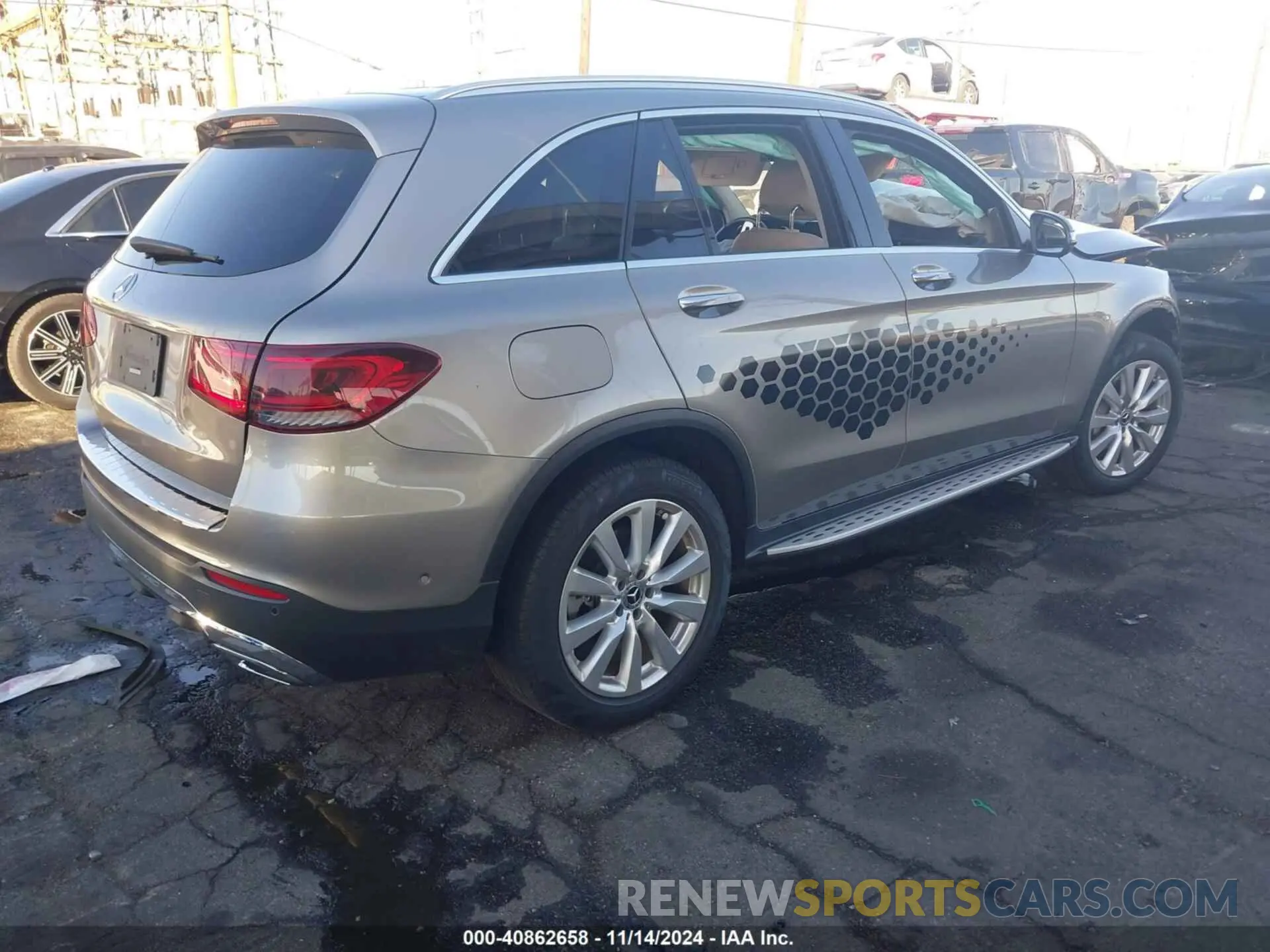 4 Фотография поврежденного автомобиля W1N0G8DB8MF892368 MERCEDES-BENZ GLC 300 2021
