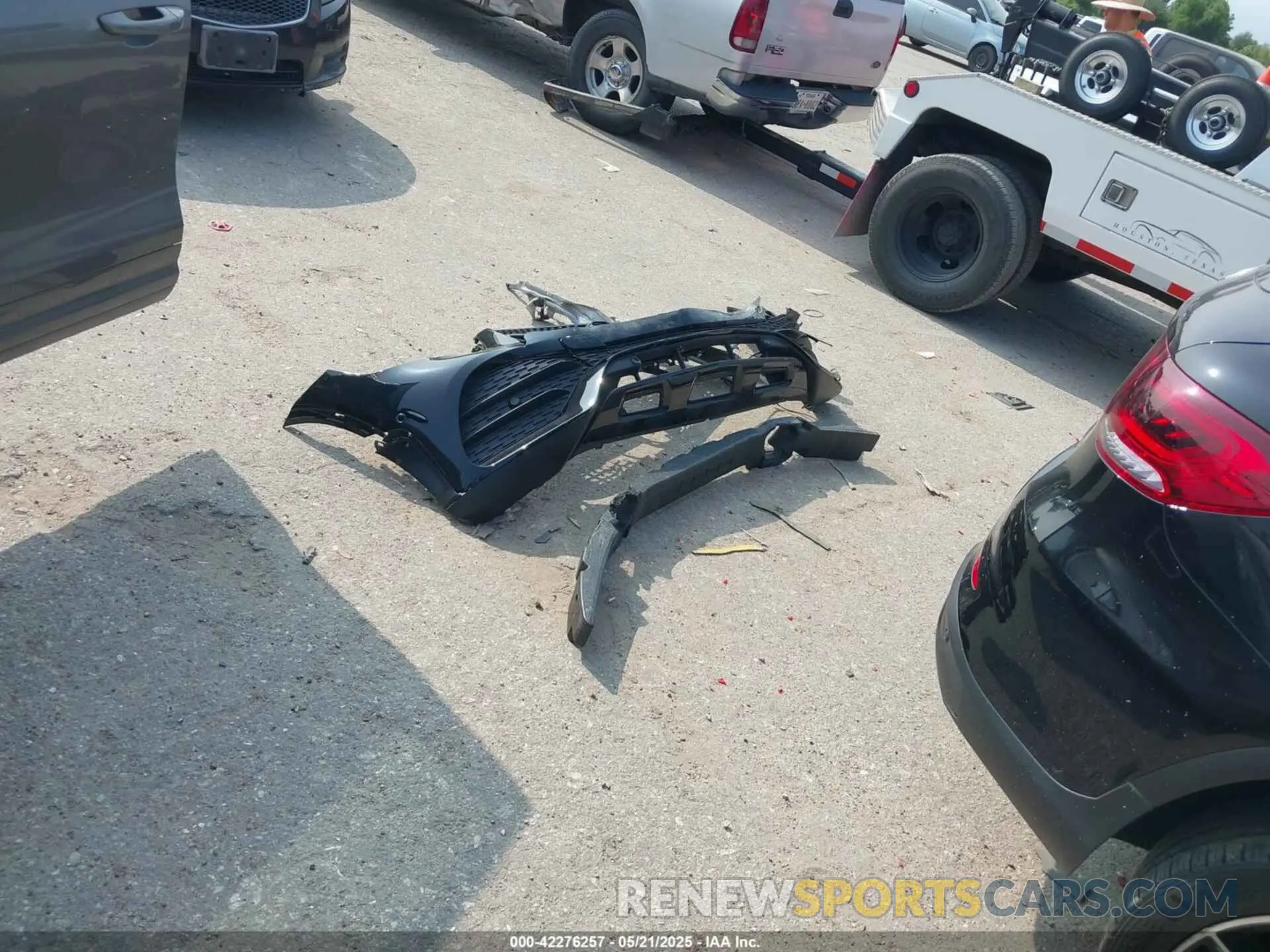 12 Photograph of a damaged car W1N0G8DBXMV263653 MERCEDES-BENZ GLC 300 2021