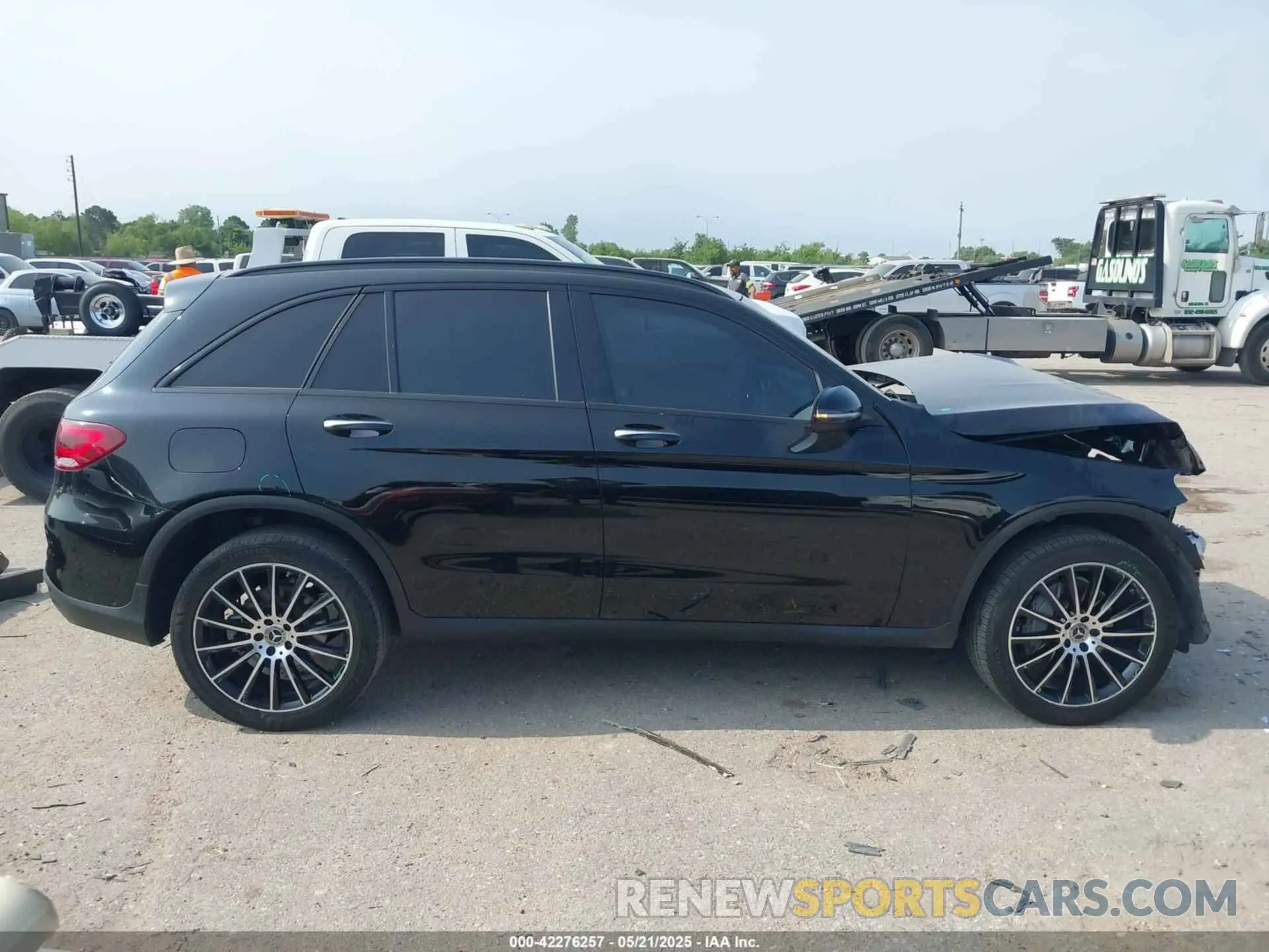14 Photograph of a damaged car W1N0G8DBXMV263653 MERCEDES-BENZ GLC 300 2021