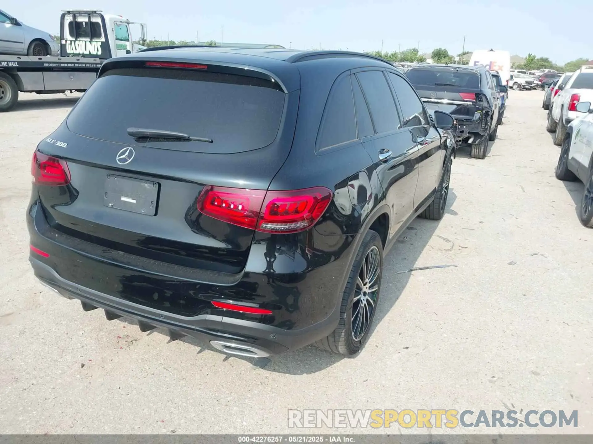 4 Photograph of a damaged car W1N0G8DBXMV263653 MERCEDES-BENZ GLC 300 2021