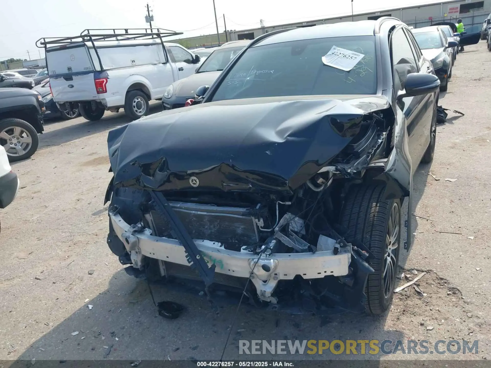6 Photograph of a damaged car W1N0G8DBXMV263653 MERCEDES-BENZ GLC 300 2021