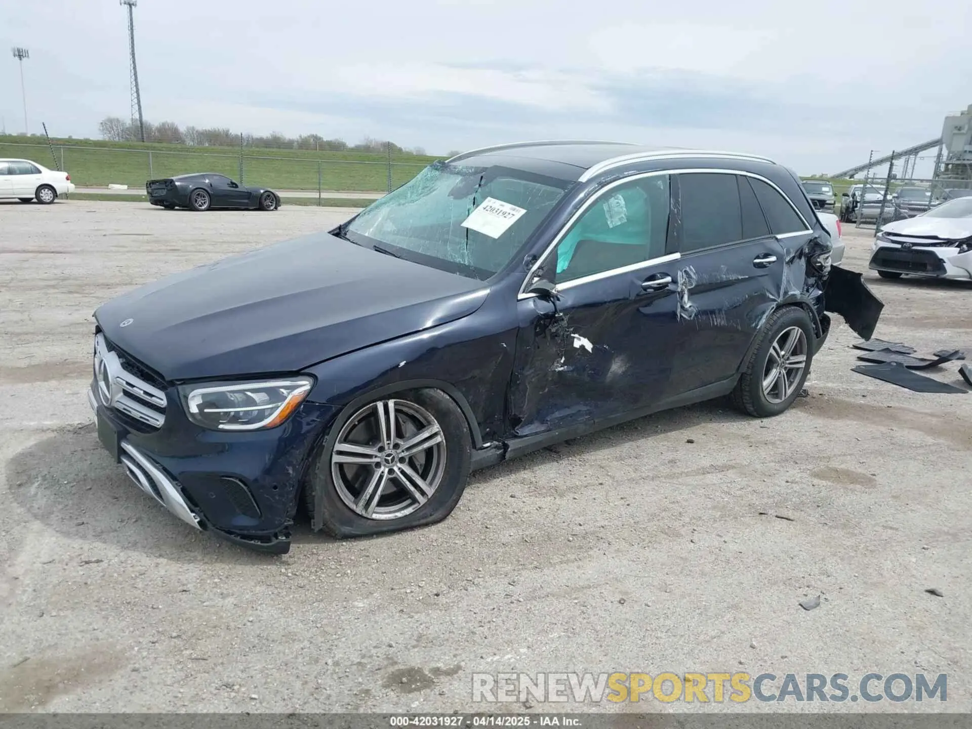 2 Photograph of a damaged car W1N0G8EB4MF953133 MERCEDES-BENZ GLC 300 2021