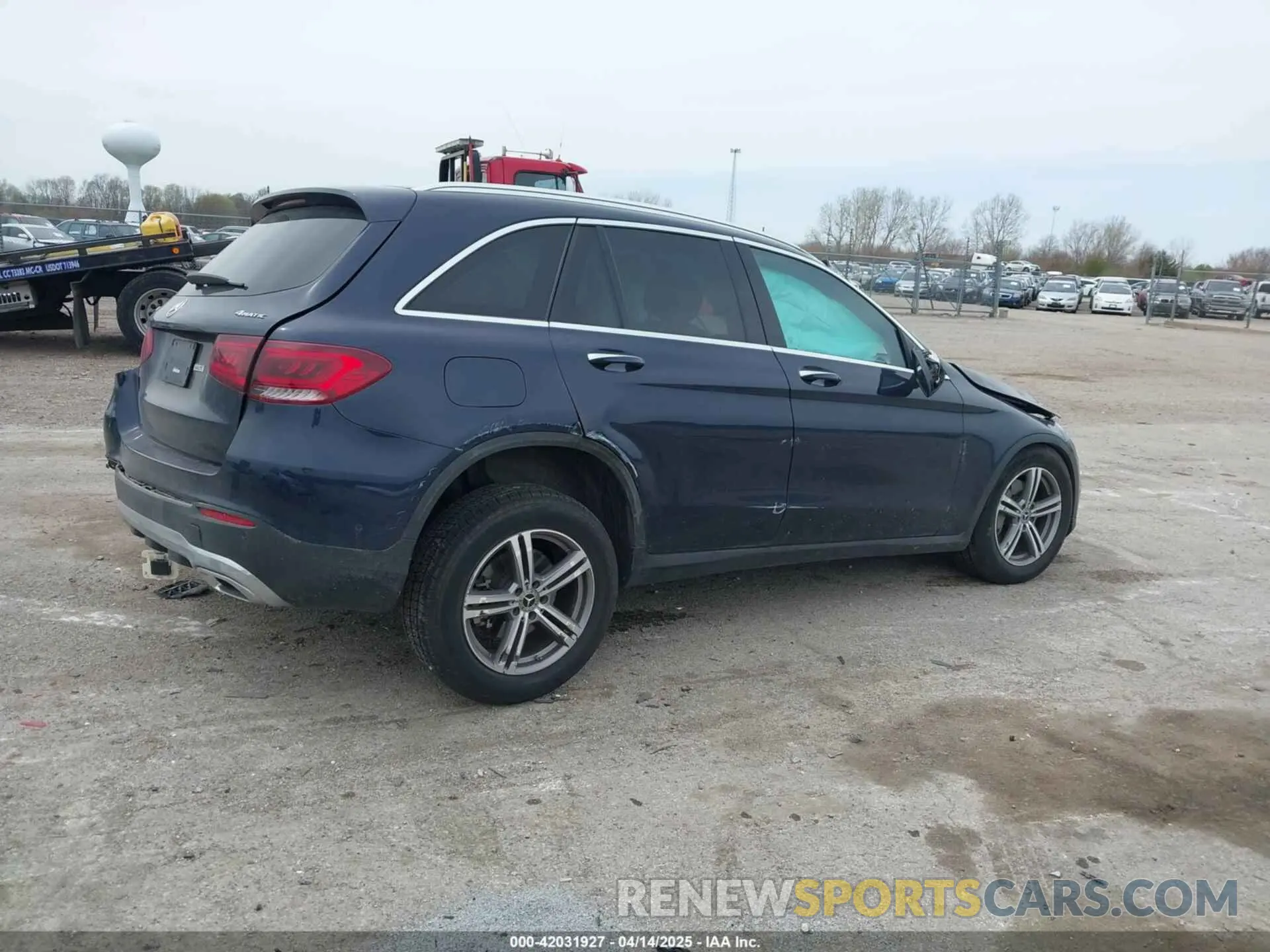 4 Photograph of a damaged car W1N0G8EB4MF953133 MERCEDES-BENZ GLC 300 2021