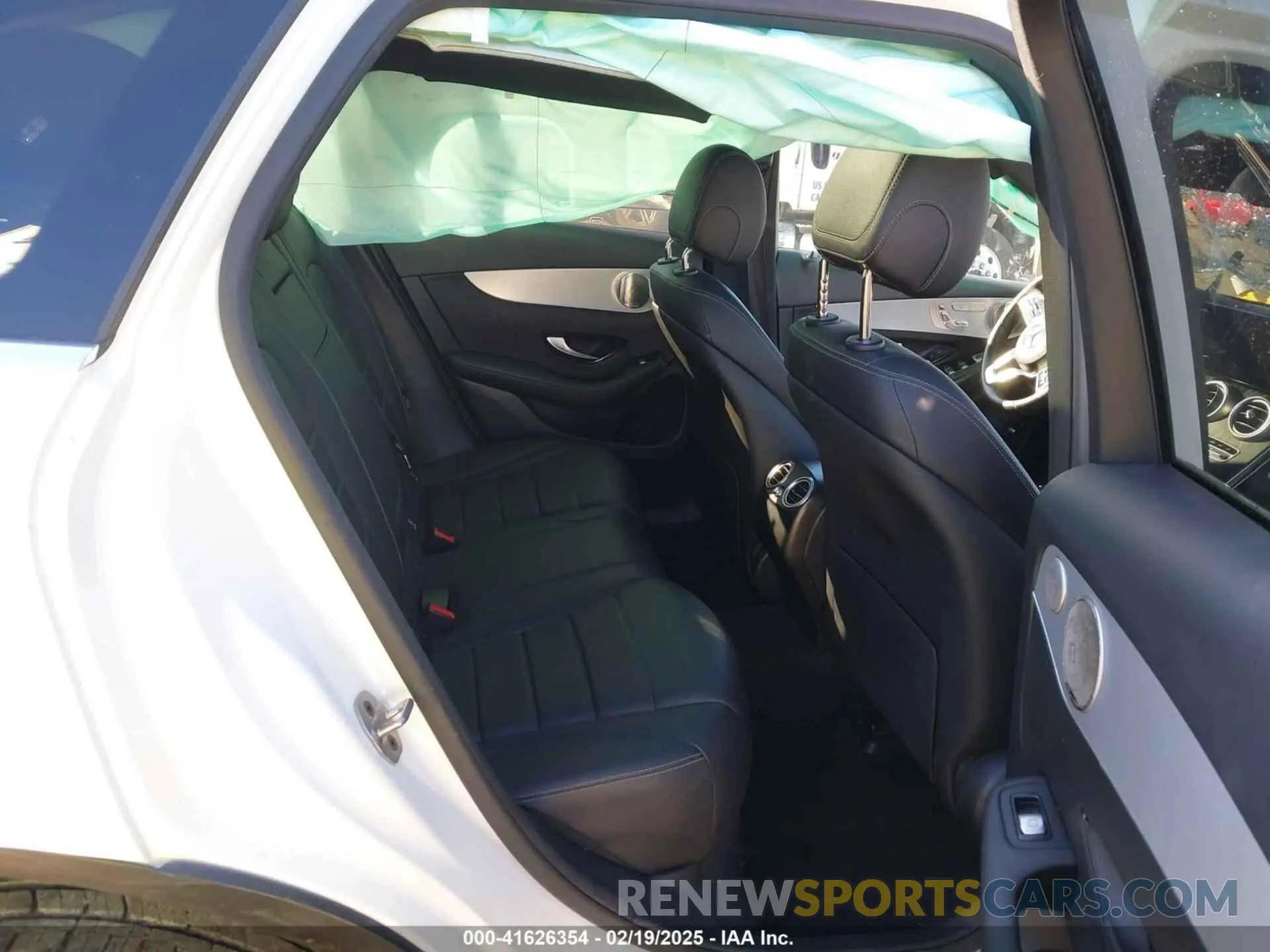 8 Photograph of a damaged car W1N0G8EB8MV308670 MERCEDES-BENZ GLC 300 2021