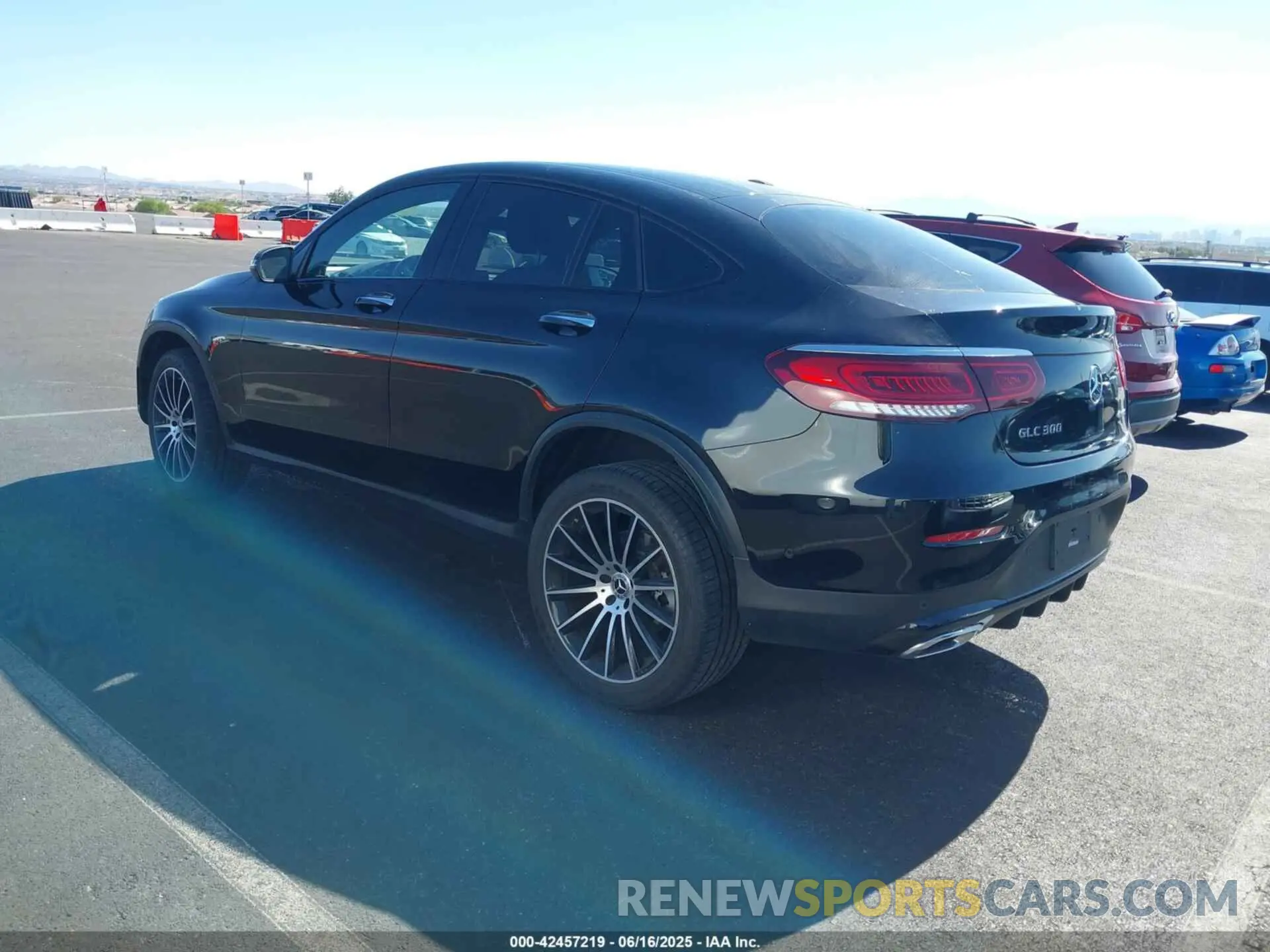 3 Photograph of a damaged car W1N0J8EB4MF897986 MERCEDES-BENZ GLC 300 2021