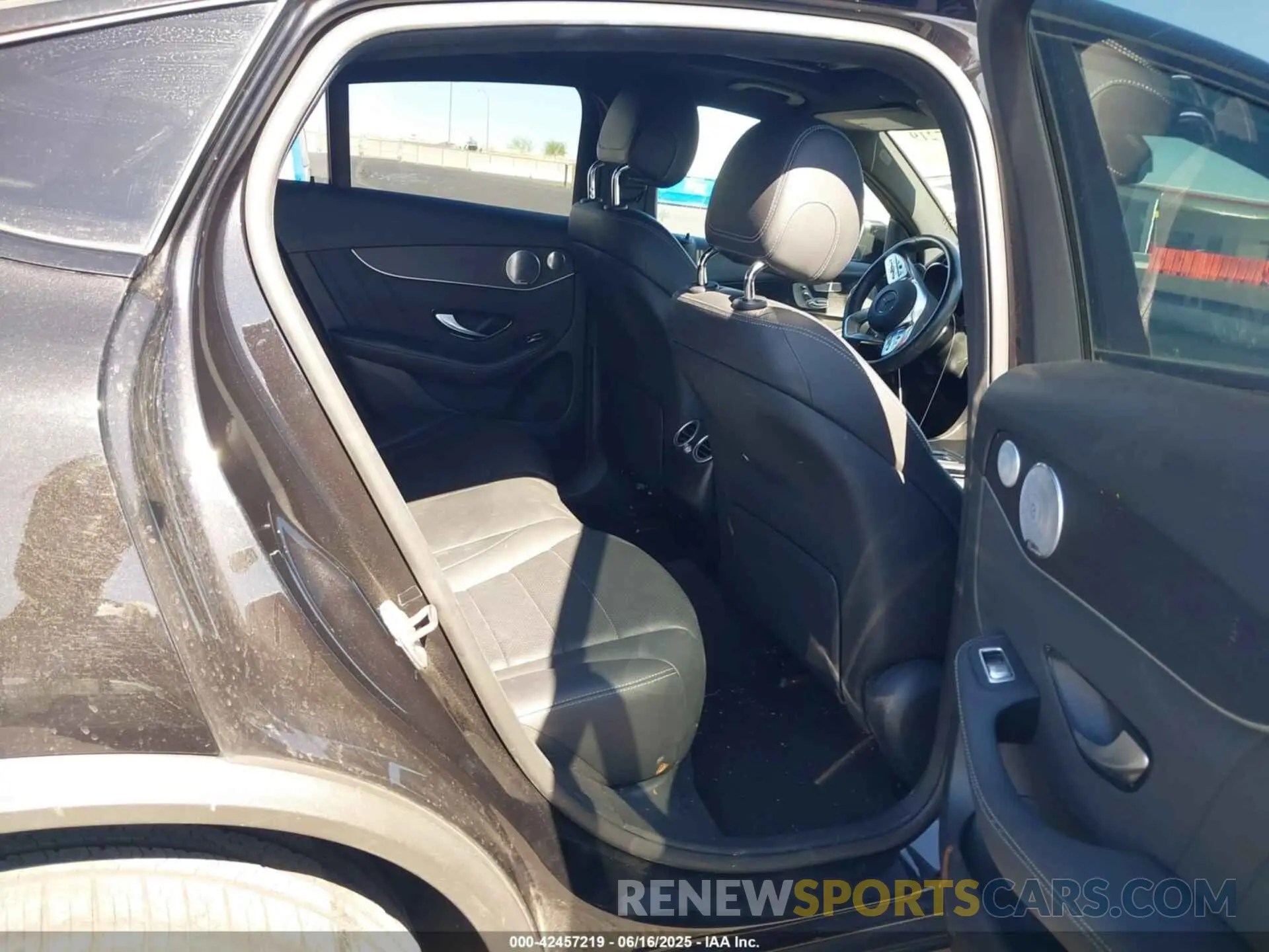 8 Photograph of a damaged car W1N0J8EB4MF897986 MERCEDES-BENZ GLC 300 2021