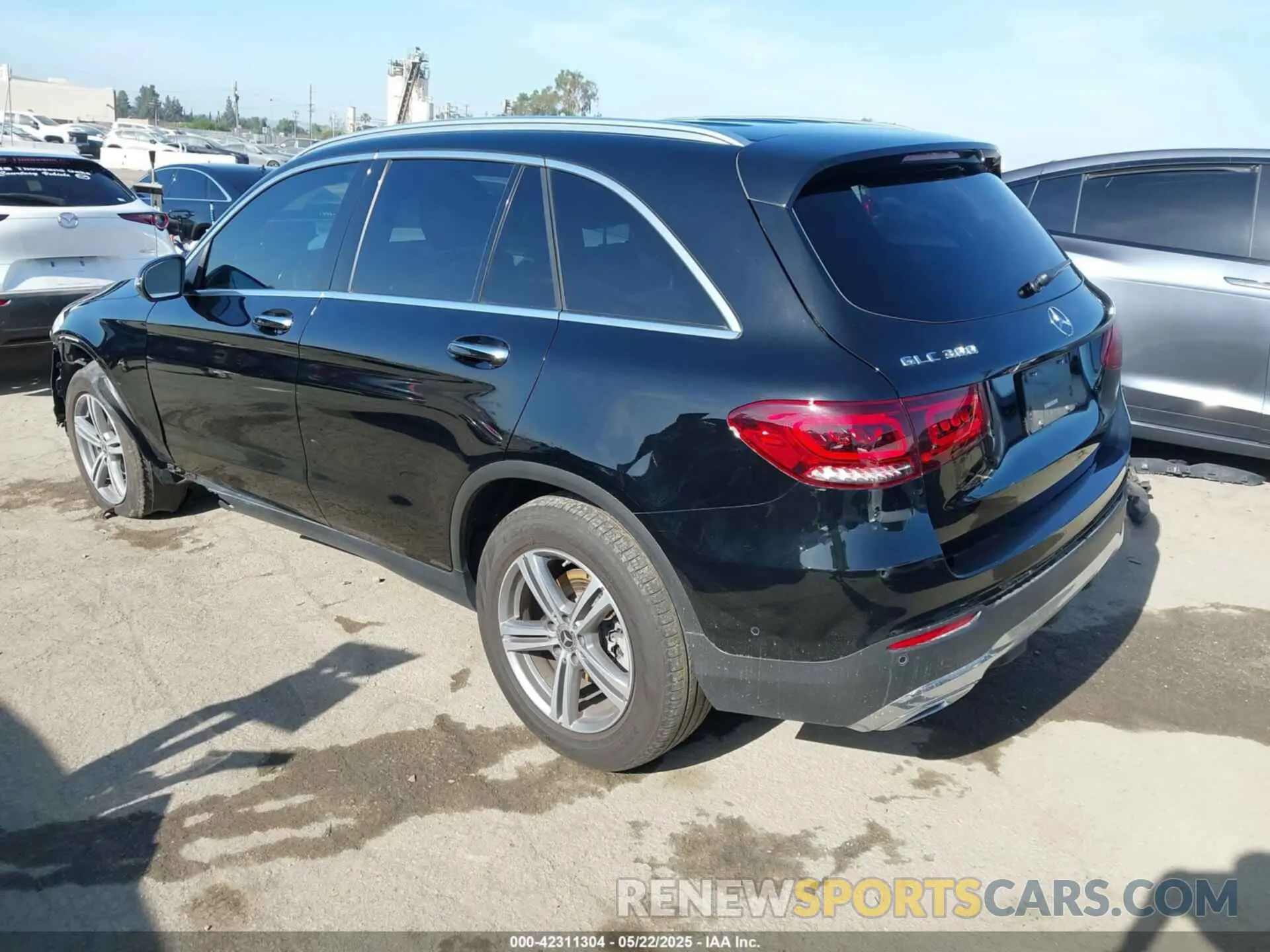 3 Photograph of a damaged car W1N0G8DB2NV399762 MERCEDES-BENZ GLC 300 2022