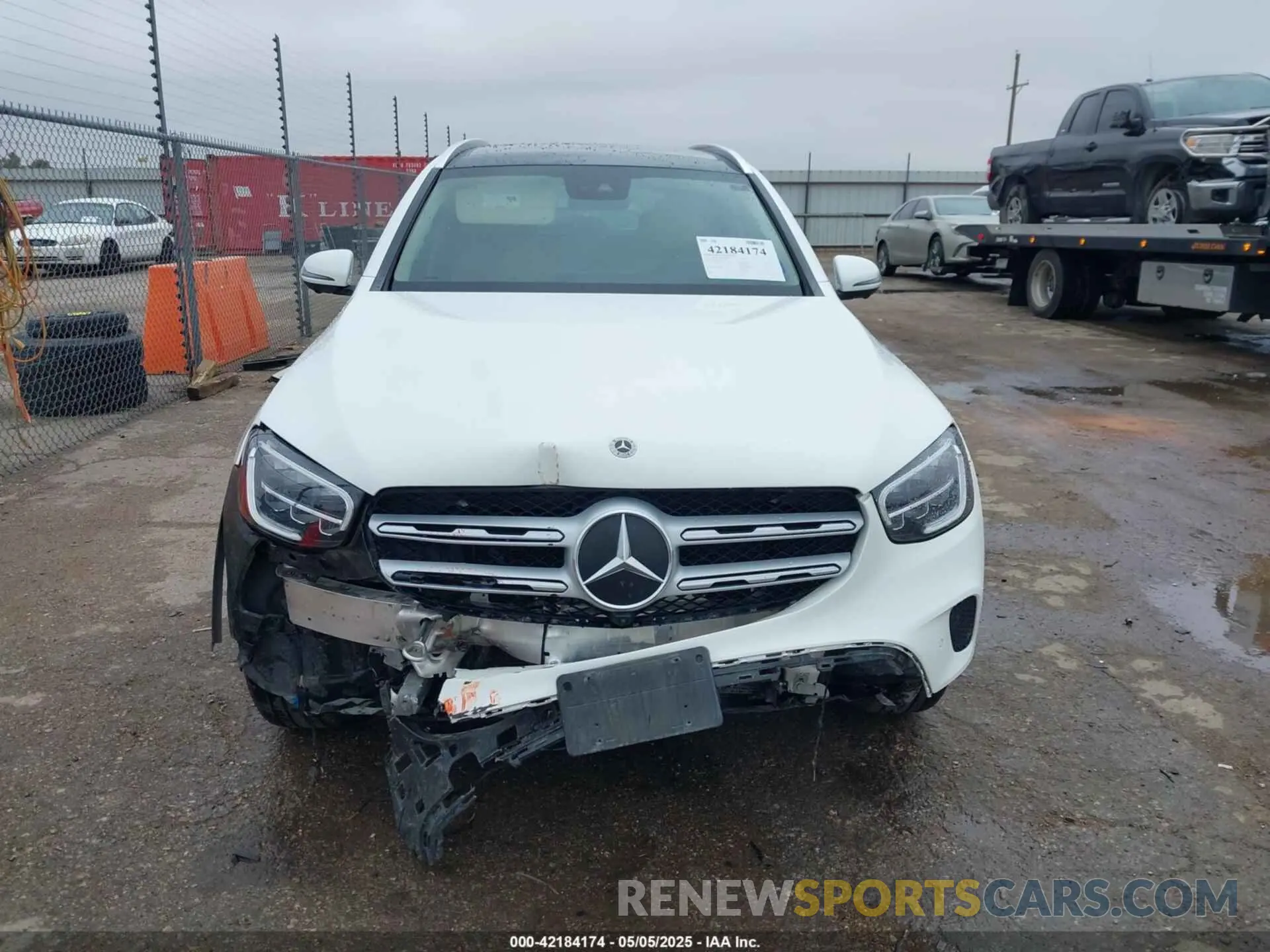 12 Photograph of a damaged car W1N0G8DB4NV394935 MERCEDES-BENZ GLC 300 2022
