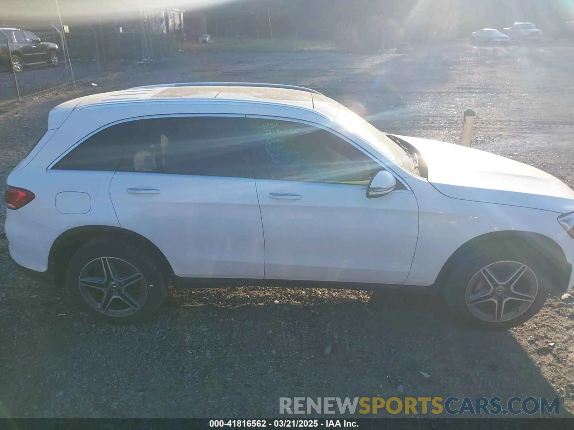 13 Photograph of a damaged car W1N0G8DB9NG020664 MERCEDES-BENZ GLC 300 2022