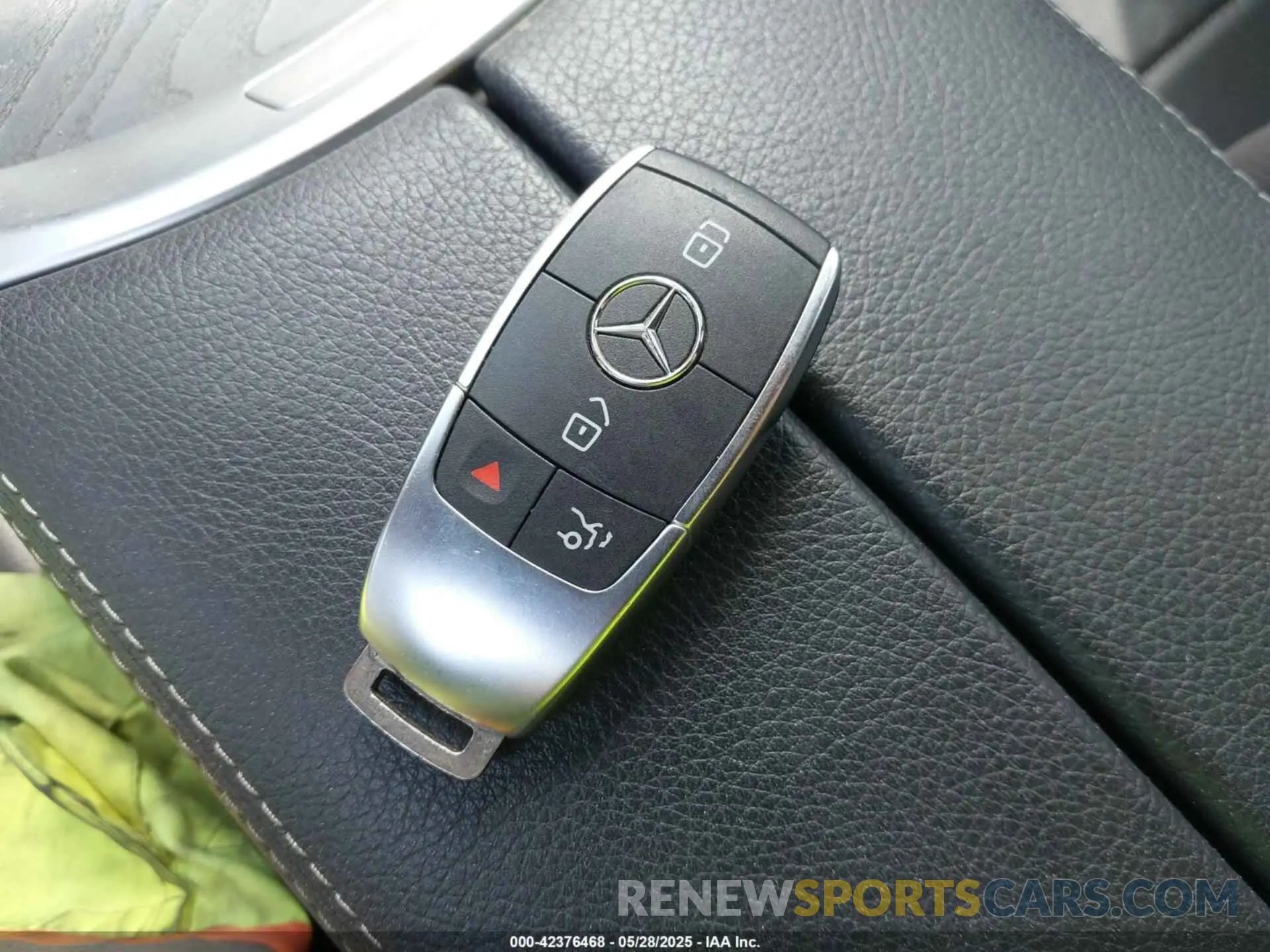 11 Photograph of a damaged car W1N0G8DBXNV370574 MERCEDES-BENZ GLC 300 2022