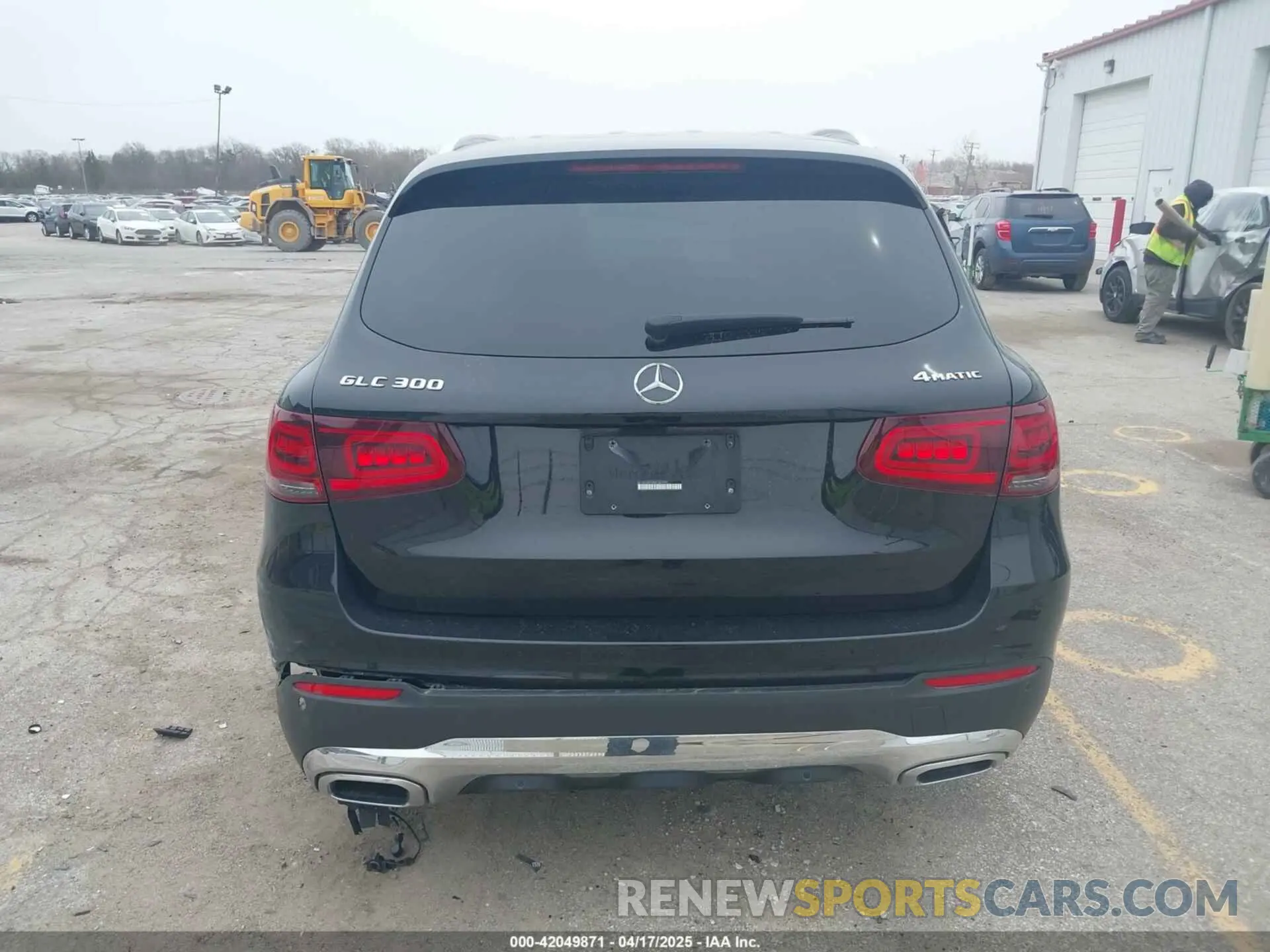 17 Photograph of a damaged car W1N0G8EB0NV367990 MERCEDES-BENZ GLC 300 2022