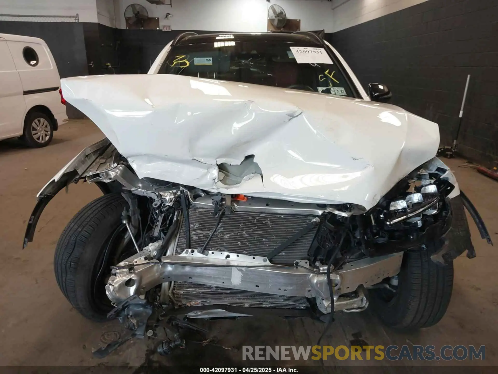 12 Photograph of a damaged car W1N0G8EB2NV351757 MERCEDES-BENZ GLC 300 2022