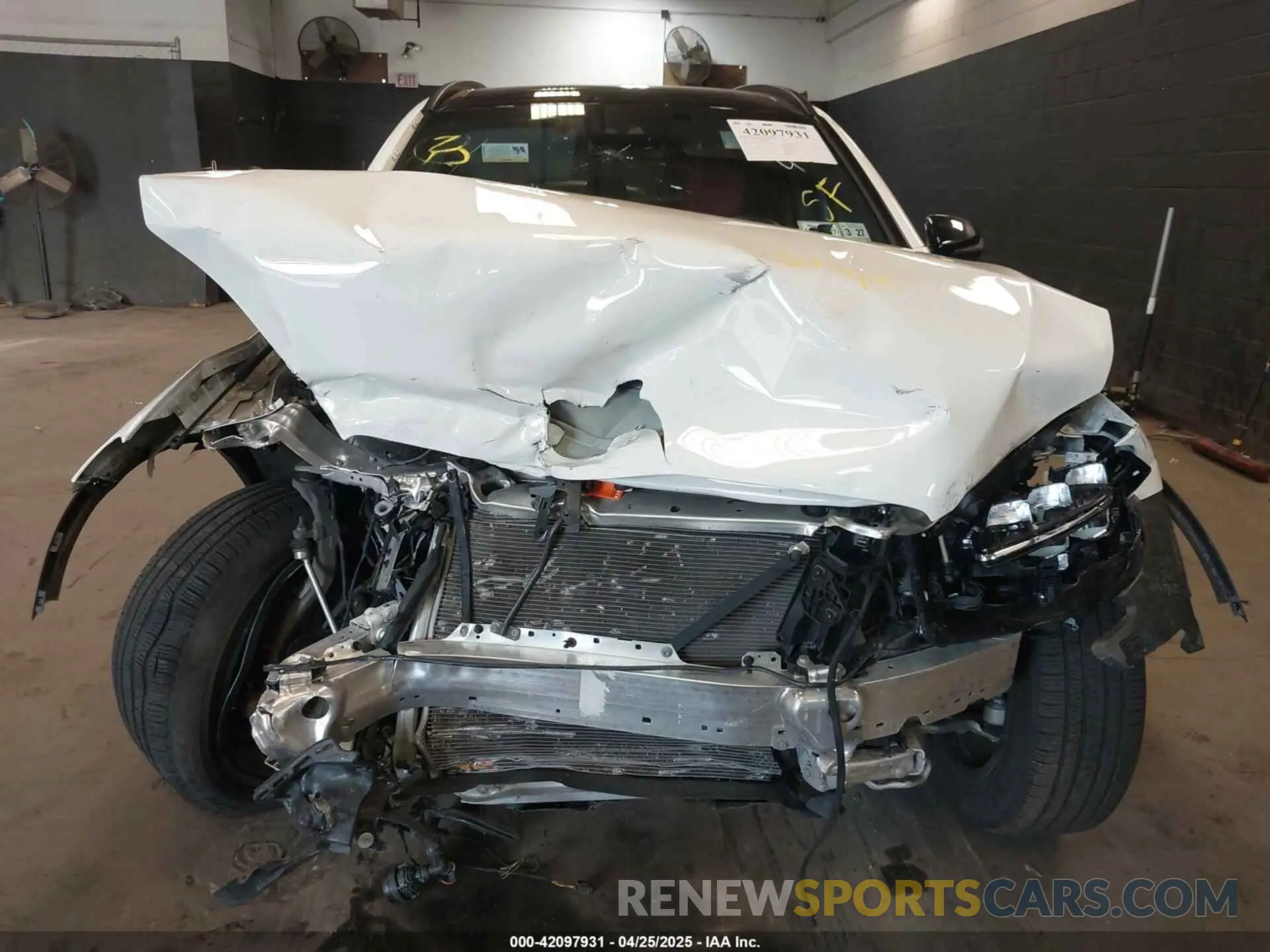 6 Photograph of a damaged car W1N0G8EB2NV351757 MERCEDES-BENZ GLC 300 2022