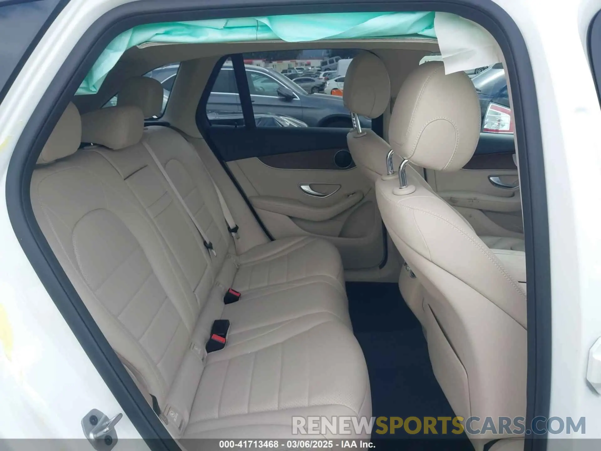 8 Photograph of a damaged car W1N0G8EB3NG110083 MERCEDES-BENZ GLC 300 2022