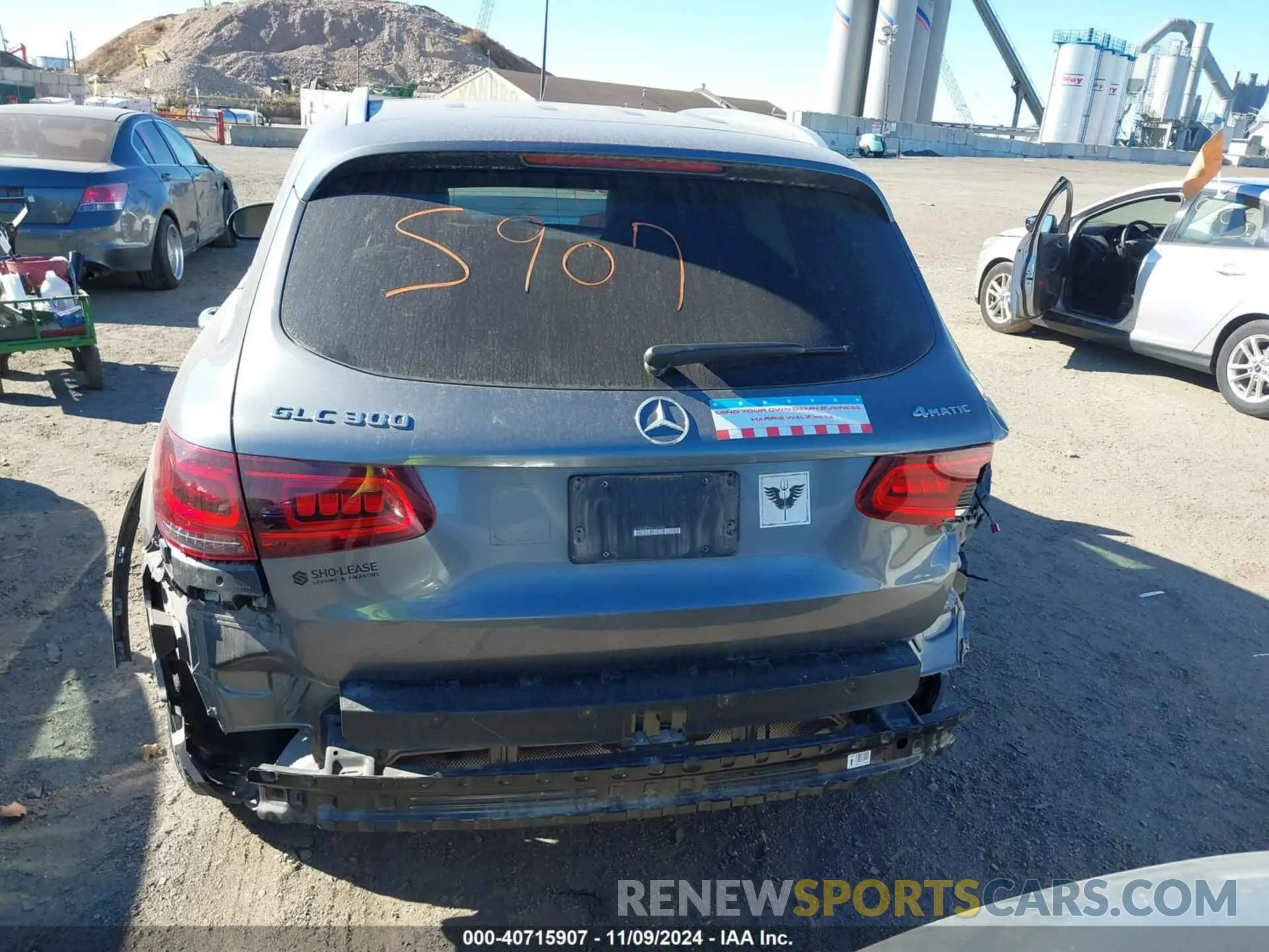 19 Photograph of a damaged car W1N0G8EB5NV366849 MERCEDES-BENZ GLC 300 2022