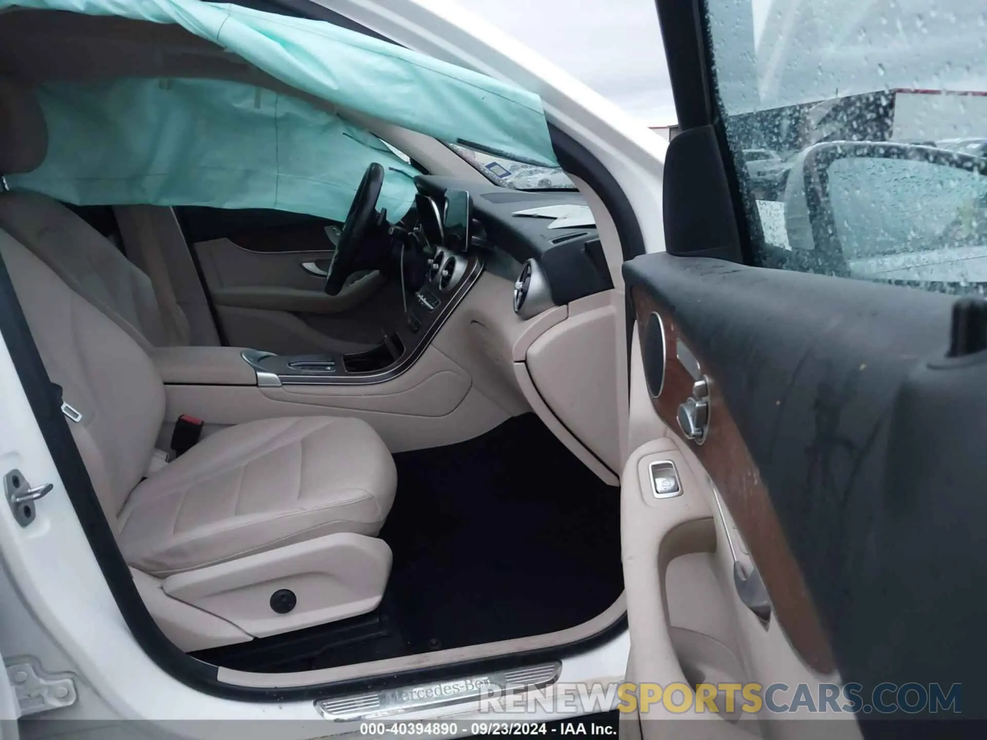 5 Photograph of a damaged car W1N0G8EBXNV389706 MERCEDES-BENZ GLC 300 2022