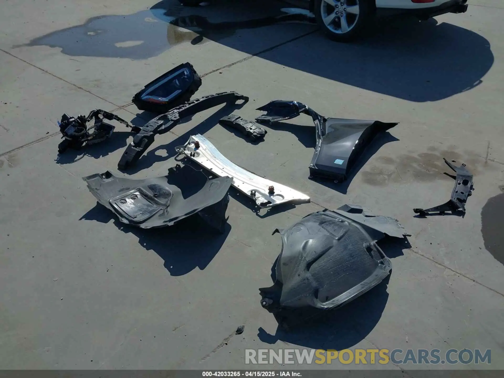 12 Photograph of a damaged car W1N0J8EB8NG065353 MERCEDES-BENZ GLC 300 2022