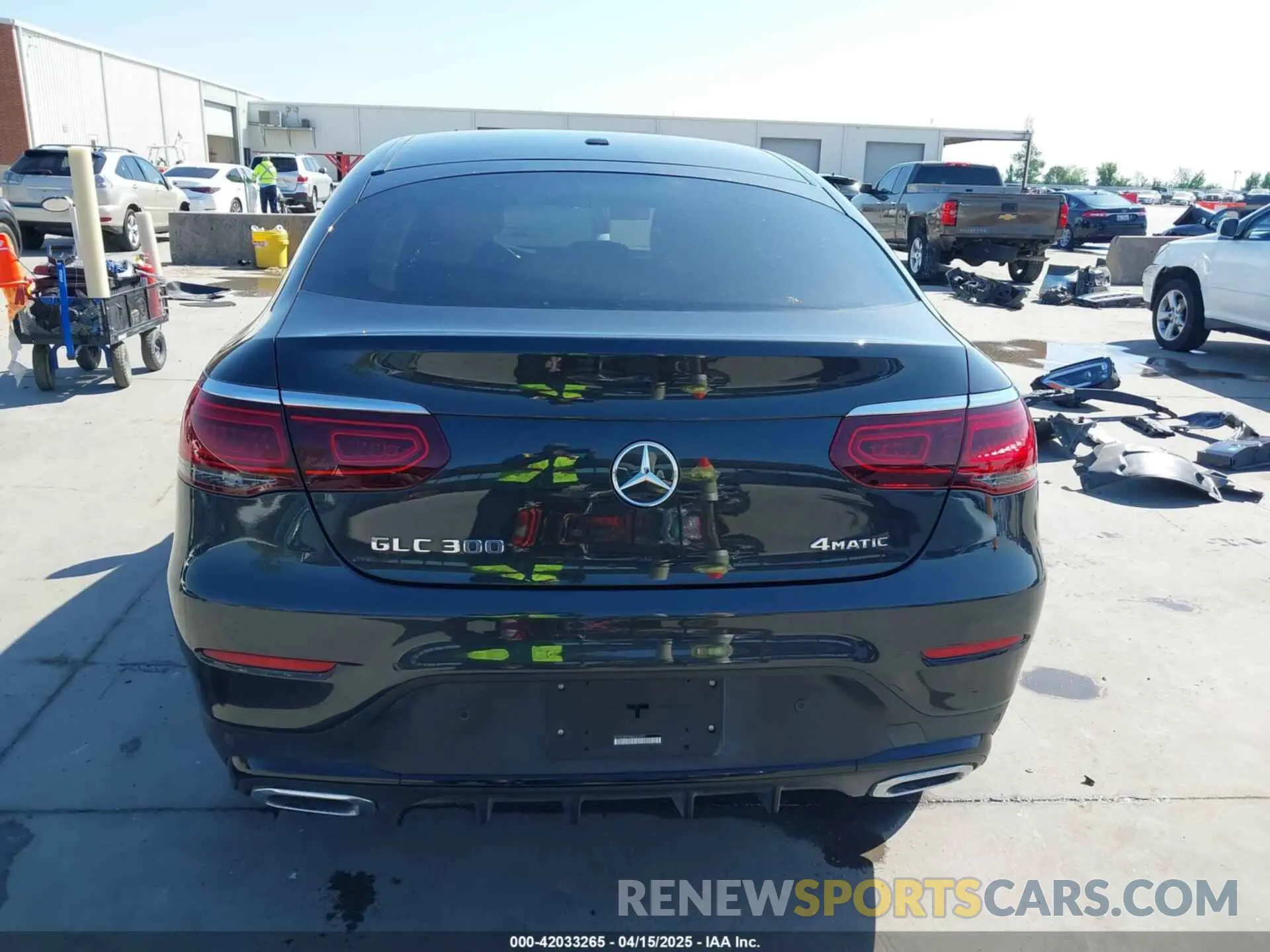 17 Photograph of a damaged car W1N0J8EB8NG065353 MERCEDES-BENZ GLC 300 2022