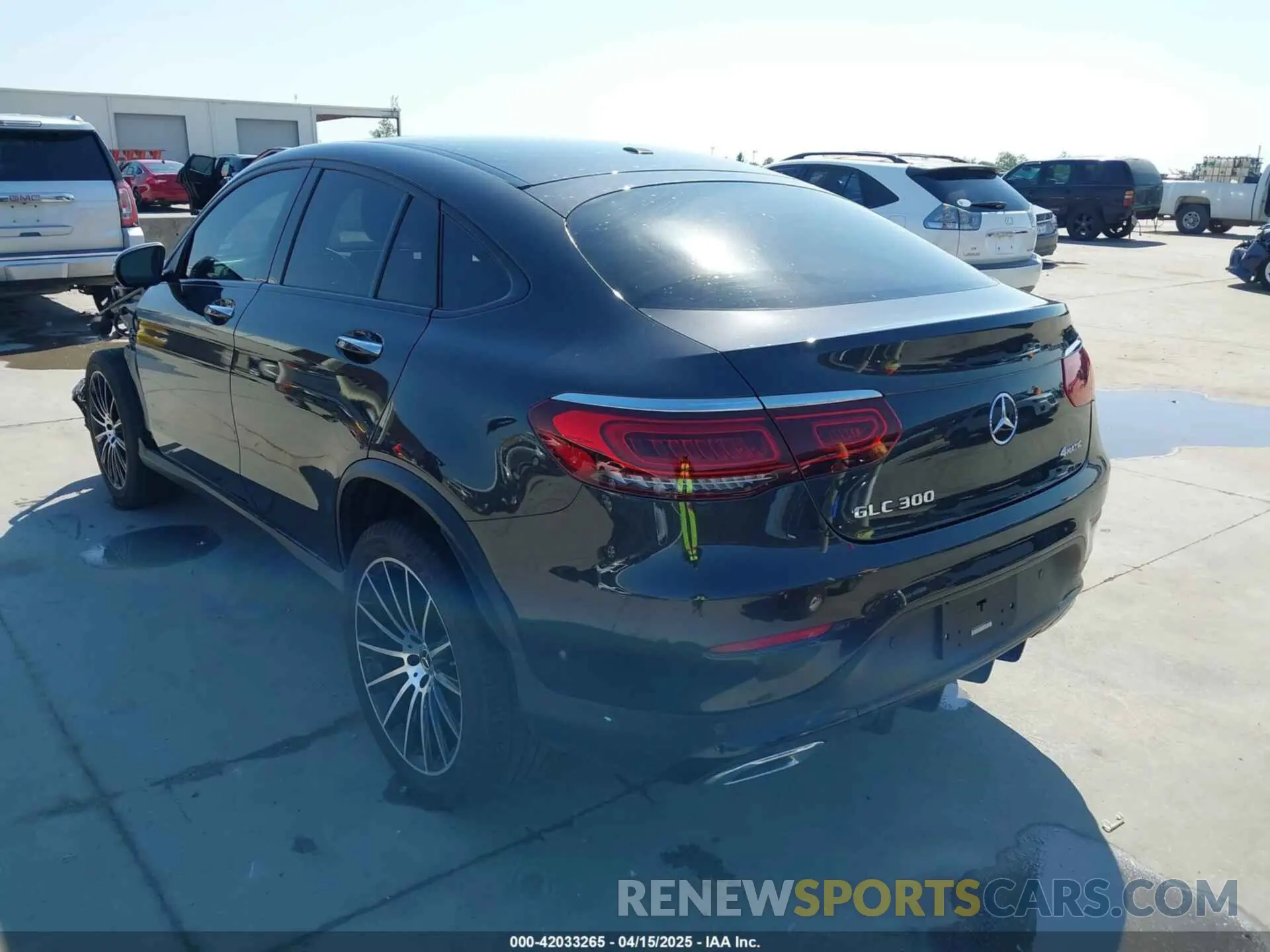 3 Photograph of a damaged car W1N0J8EB8NG065353 MERCEDES-BENZ GLC 300 2022