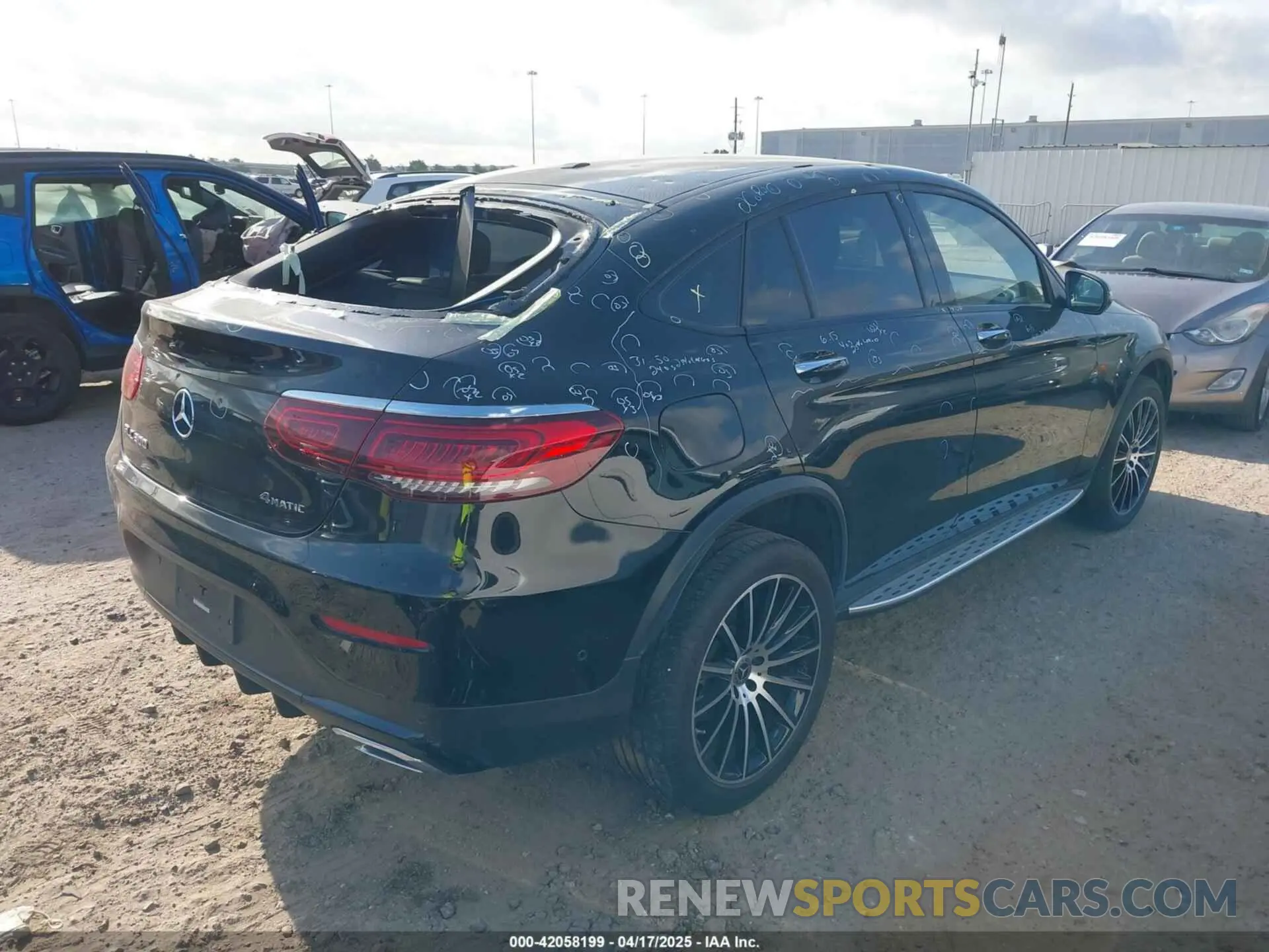 4 Photograph of a damaged car W1N0J8EB3PG139622 MERCEDES-BENZ GLC 300 2023