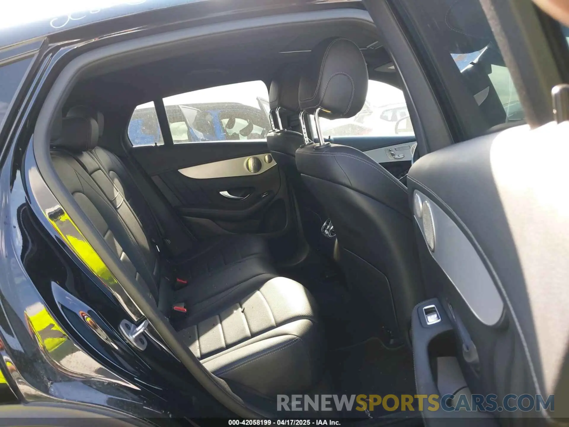 8 Photograph of a damaged car W1N0J8EB3PG139622 MERCEDES-BENZ GLC 300 2023