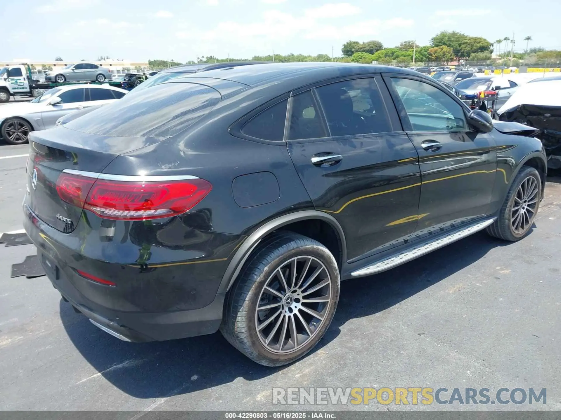 4 Photograph of a damaged car W1N0J8EB5PG146197 MERCEDES-BENZ GLC 300 2023