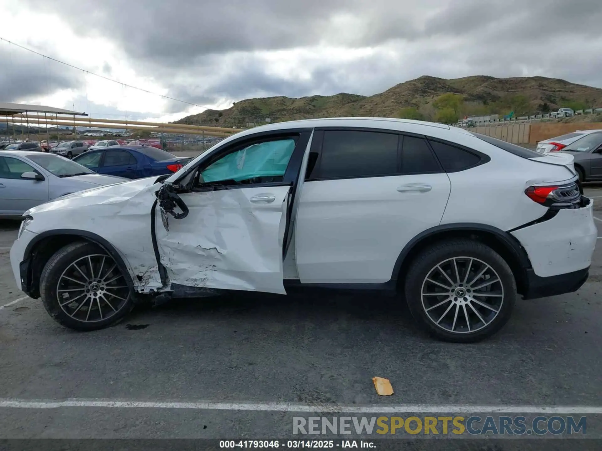 14 Photograph of a damaged car W1N0J8EB8PG144315 MERCEDES-BENZ GLC 300 2023