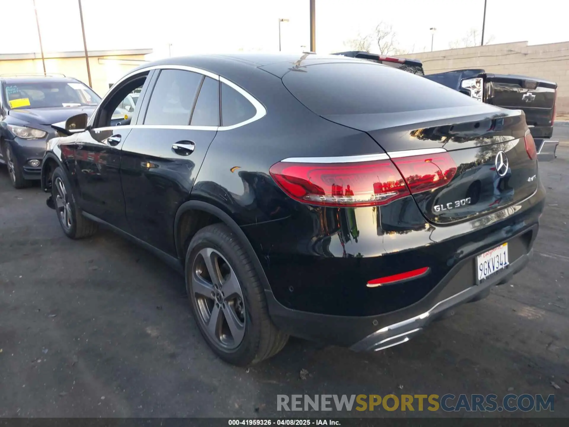 3 Photograph of a damaged car W1N0J8EB9PG168431 MERCEDES-BENZ GLC 300 2023