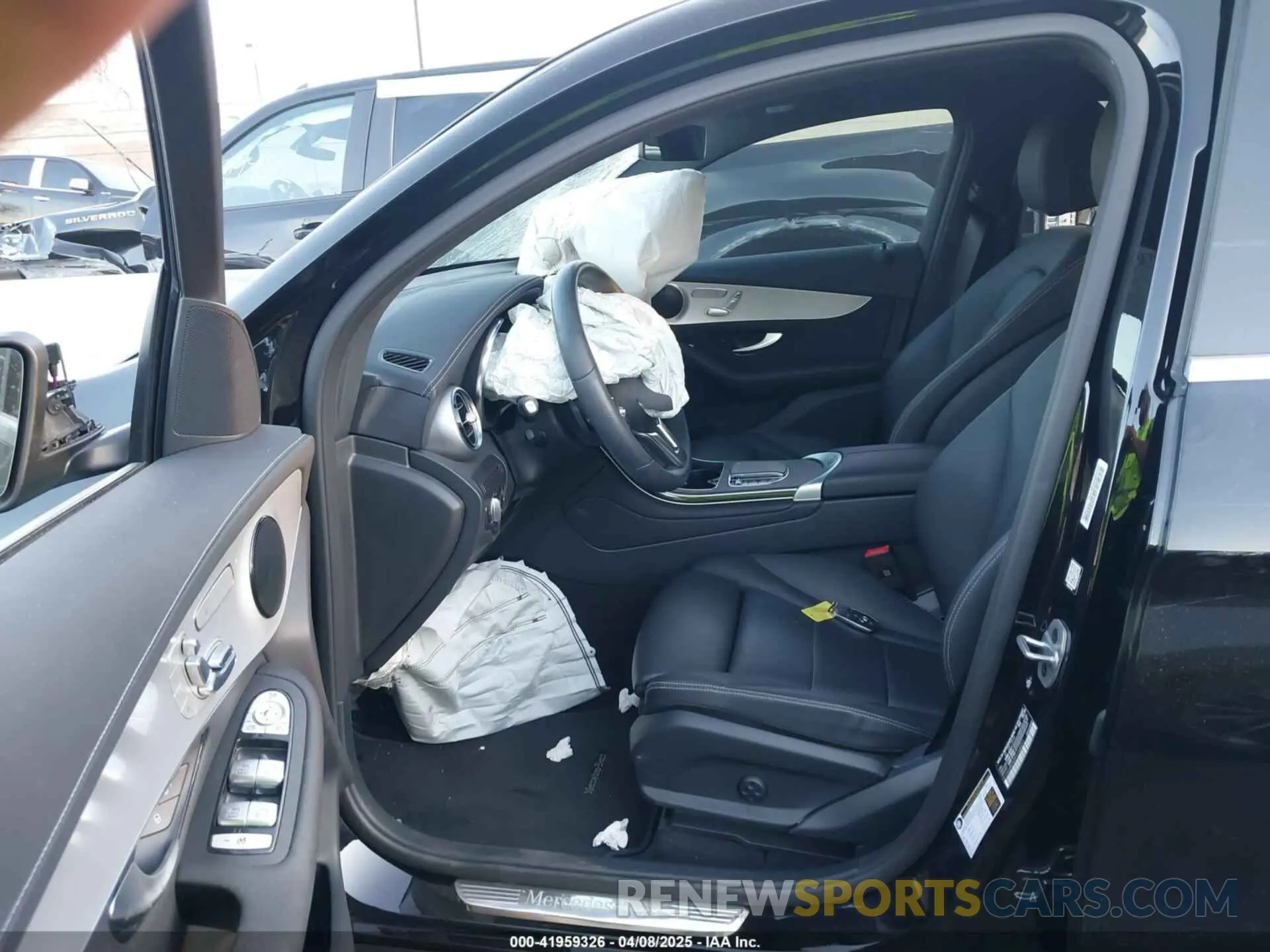 5 Photograph of a damaged car W1N0J8EB9PG168431 MERCEDES-BENZ GLC 300 2023