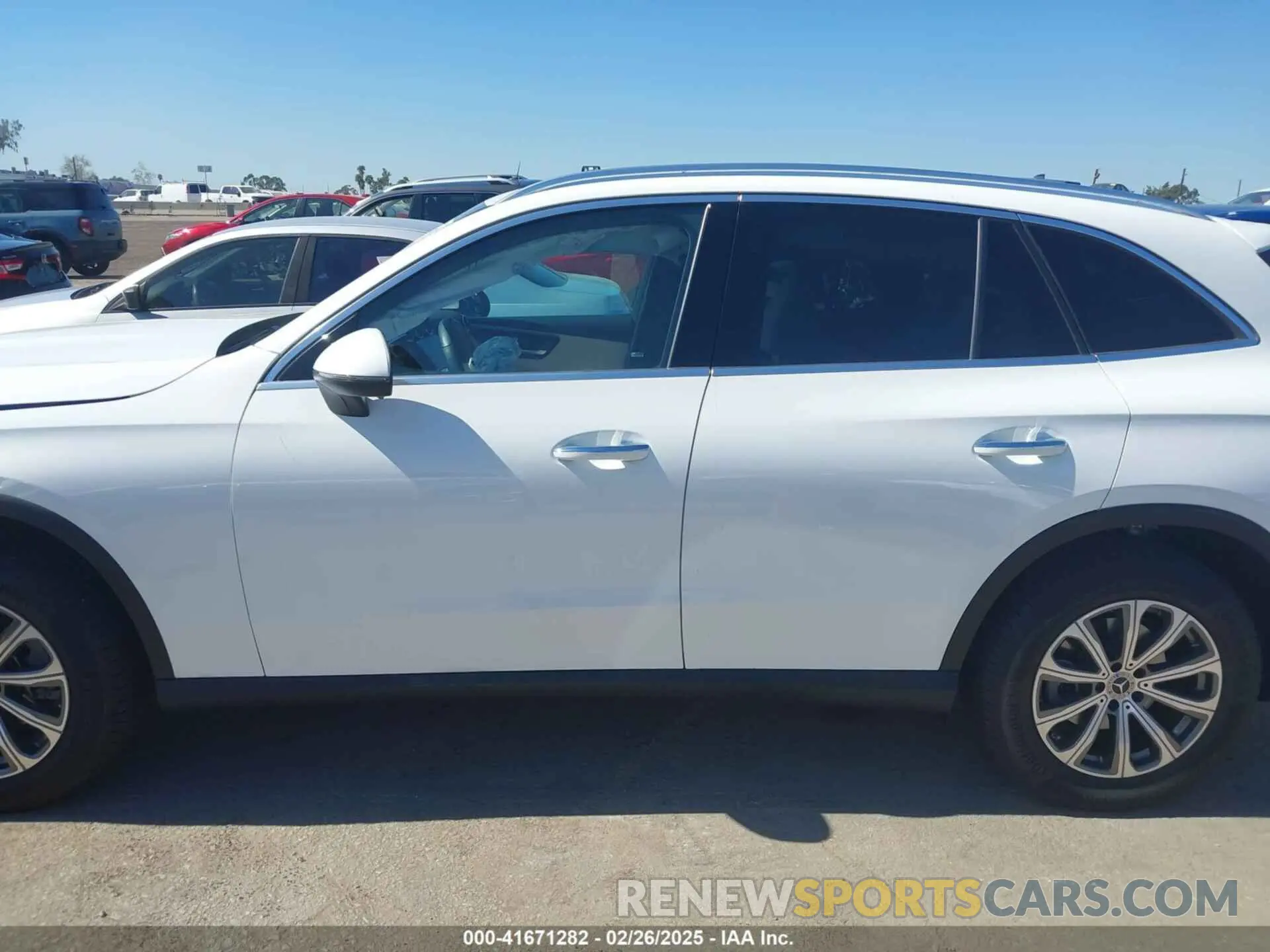 14 Photograph of a damaged car W1NKM4GB2PU018233 MERCEDES-BENZ GLC 300 2023
