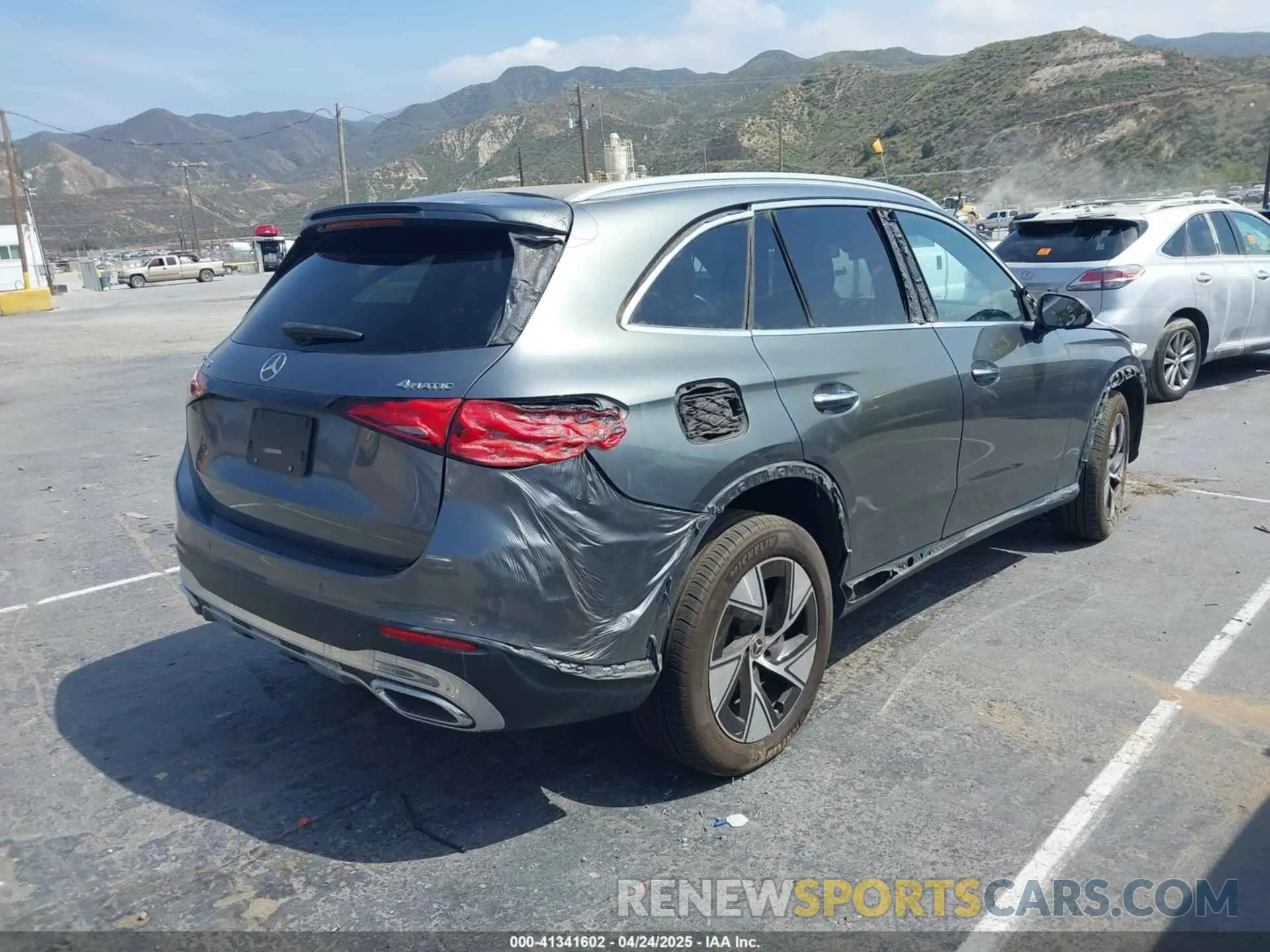 4 Photograph of a damaged car W1NKM4HB5PU028110 MERCEDES-BENZ GLC 300 2023