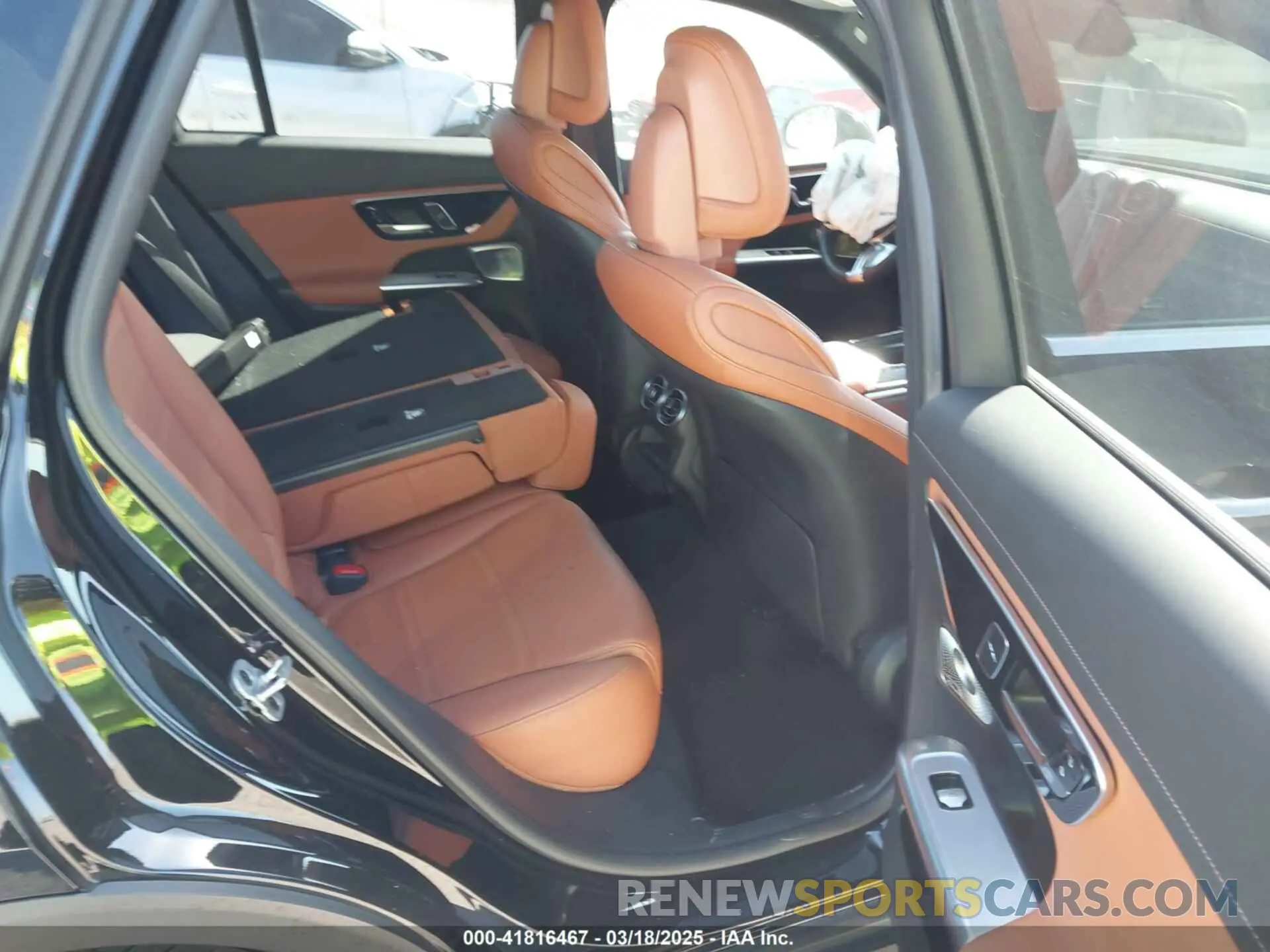8 Photograph of a damaged car W1NKM4HB8PU015867 MERCEDES-BENZ GLC 300 2023