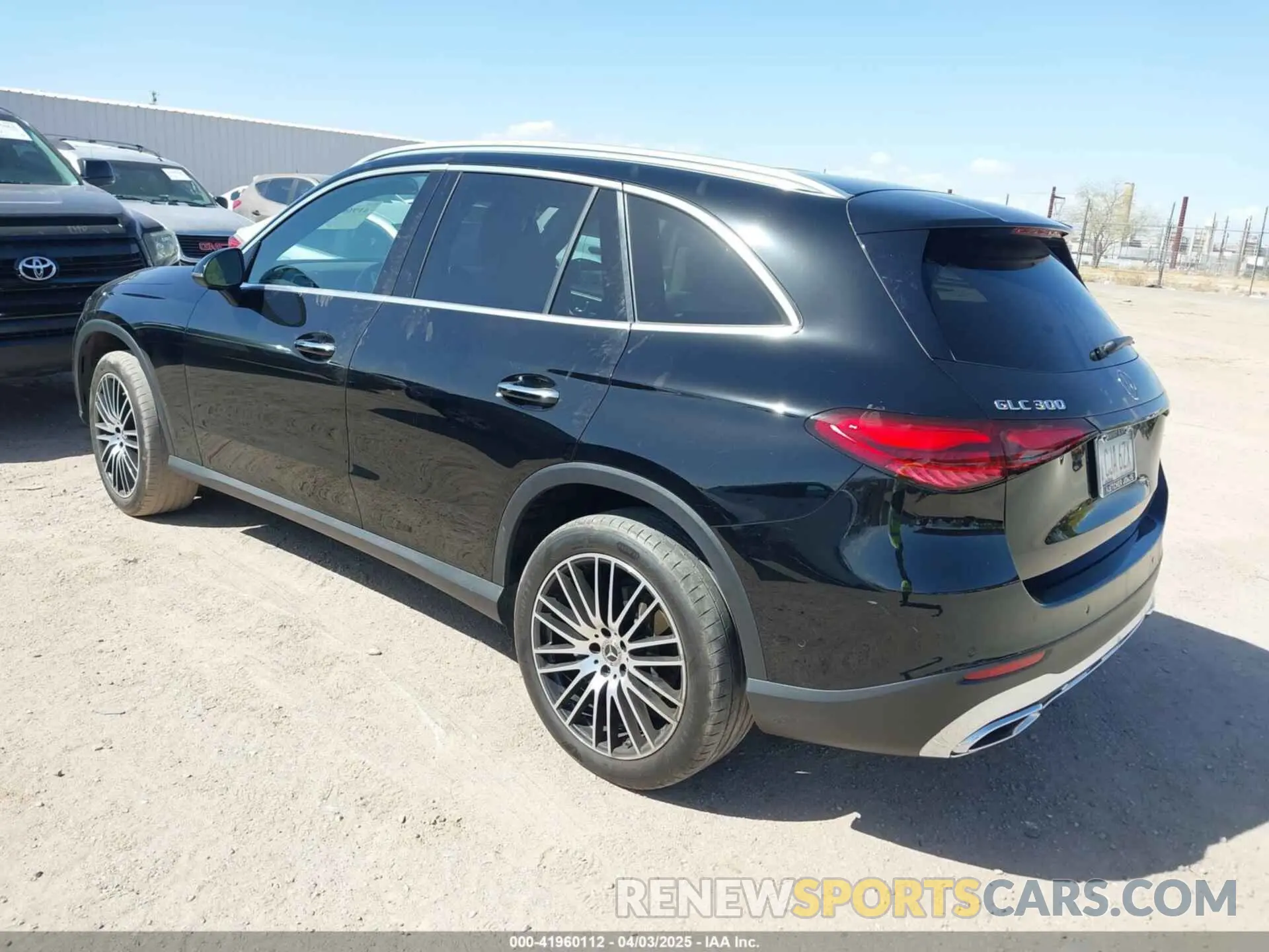 3 Photograph of a damaged car W1NKM4GB8RF170752 MERCEDES-BENZ GLC 300 2024