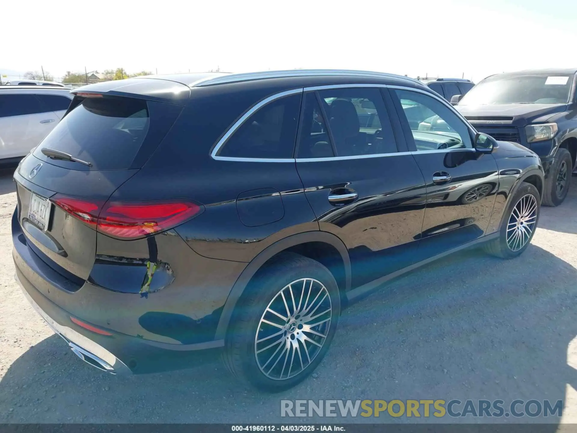4 Photograph of a damaged car W1NKM4GB8RF170752 MERCEDES-BENZ GLC 300 2024
