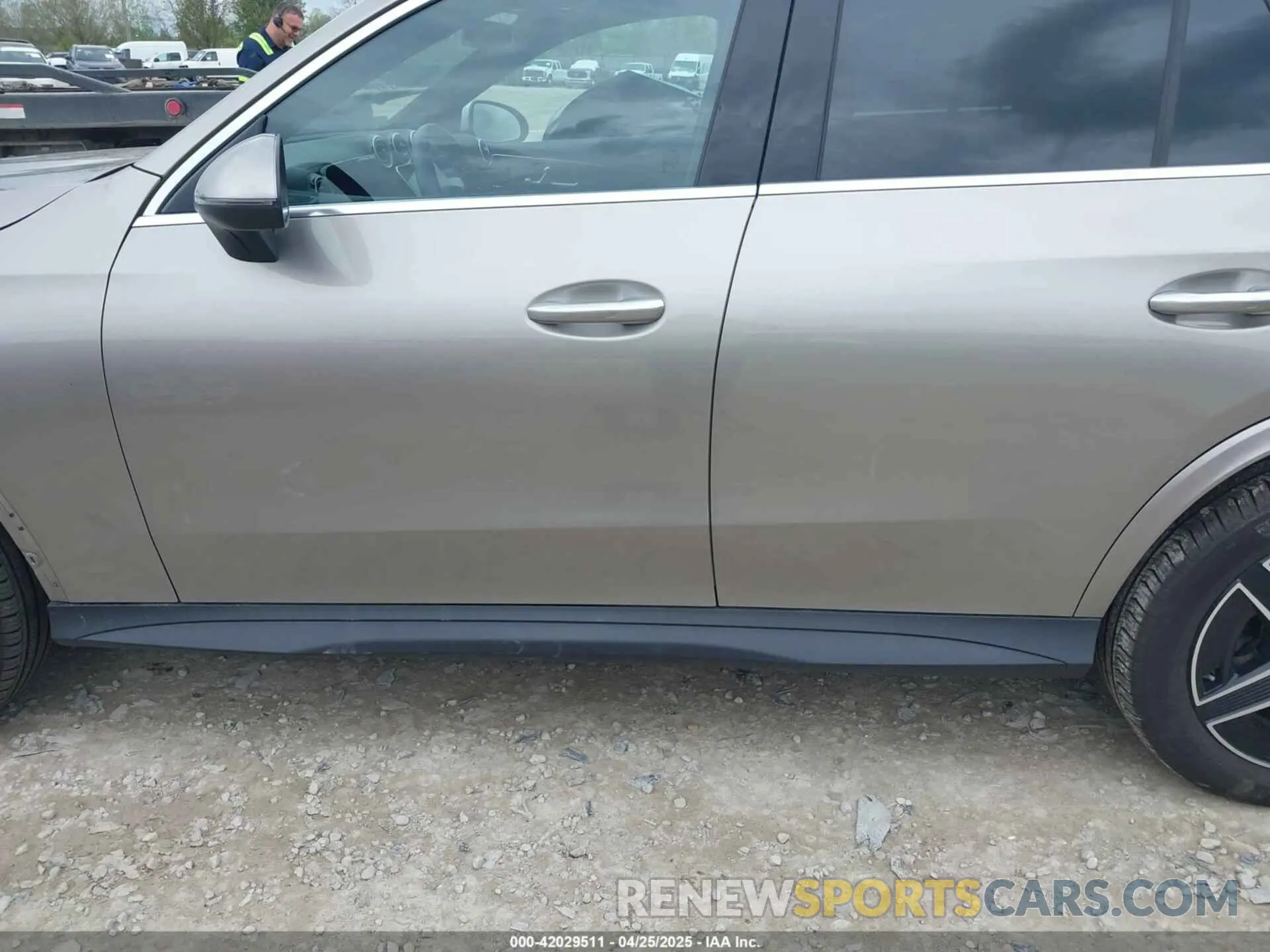 14 Photograph of a damaged car W1NKM4HB0RF228318 MERCEDES-BENZ GLC 300 2024