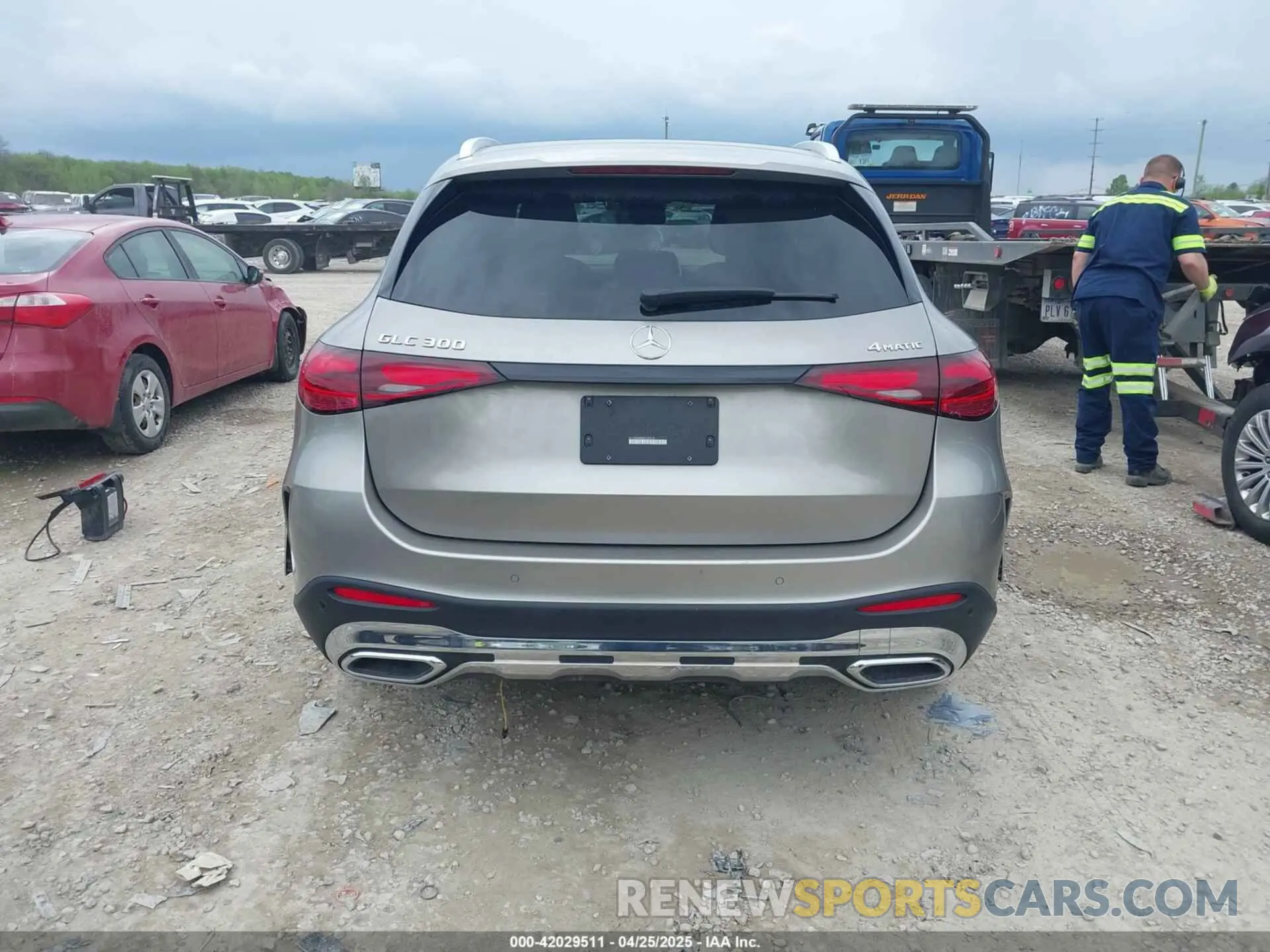 16 Photograph of a damaged car W1NKM4HB0RF228318 MERCEDES-BENZ GLC 300 2024