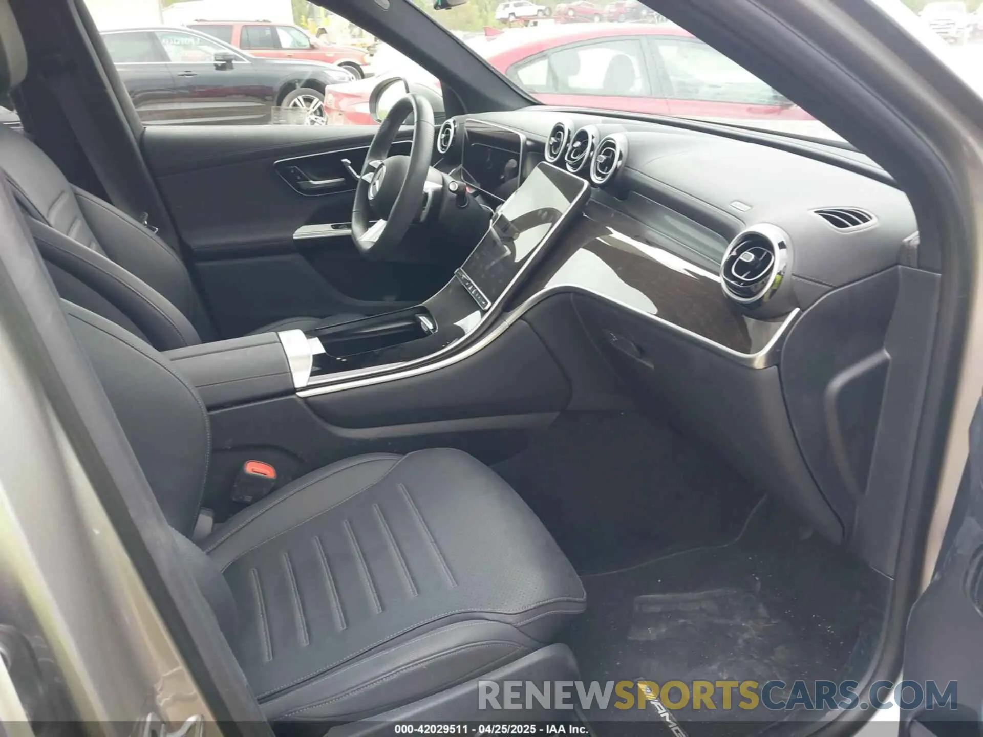 5 Photograph of a damaged car W1NKM4HB0RF228318 MERCEDES-BENZ GLC 300 2024